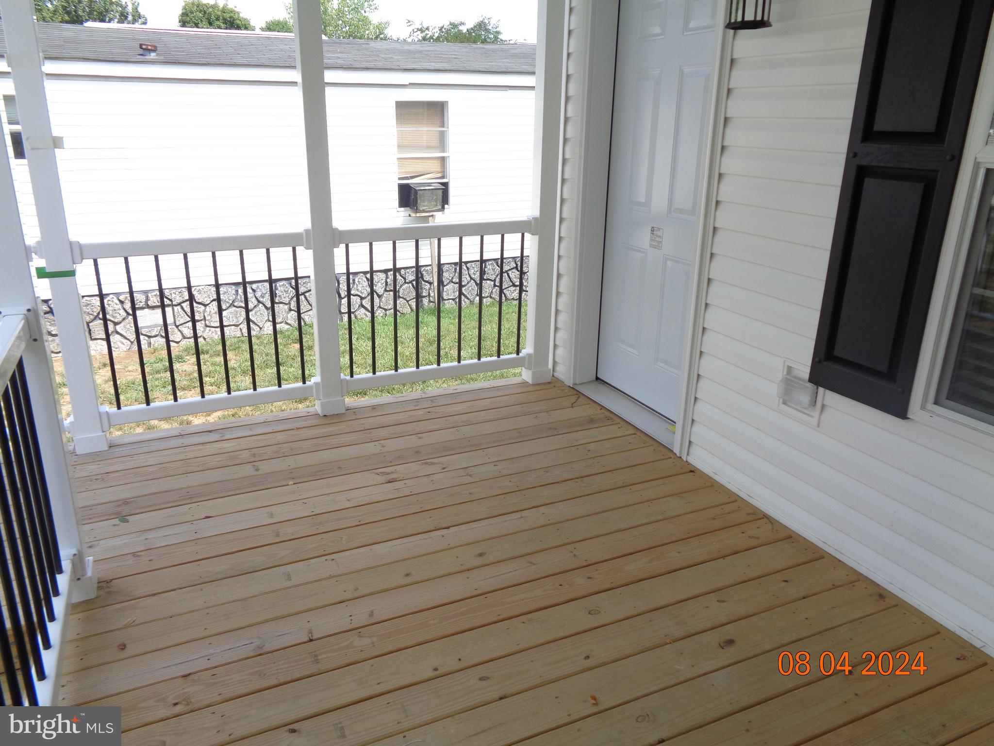 MIDDLE CREEK VILLAGE - Residential