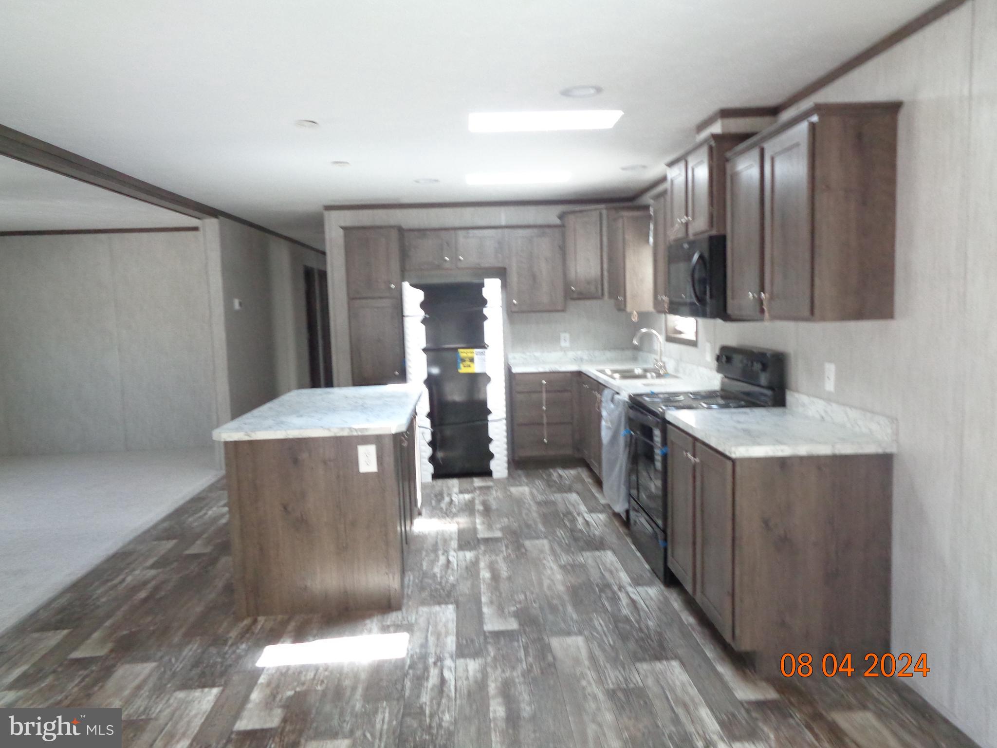 MIDDLE CREEK VILLAGE - Residential