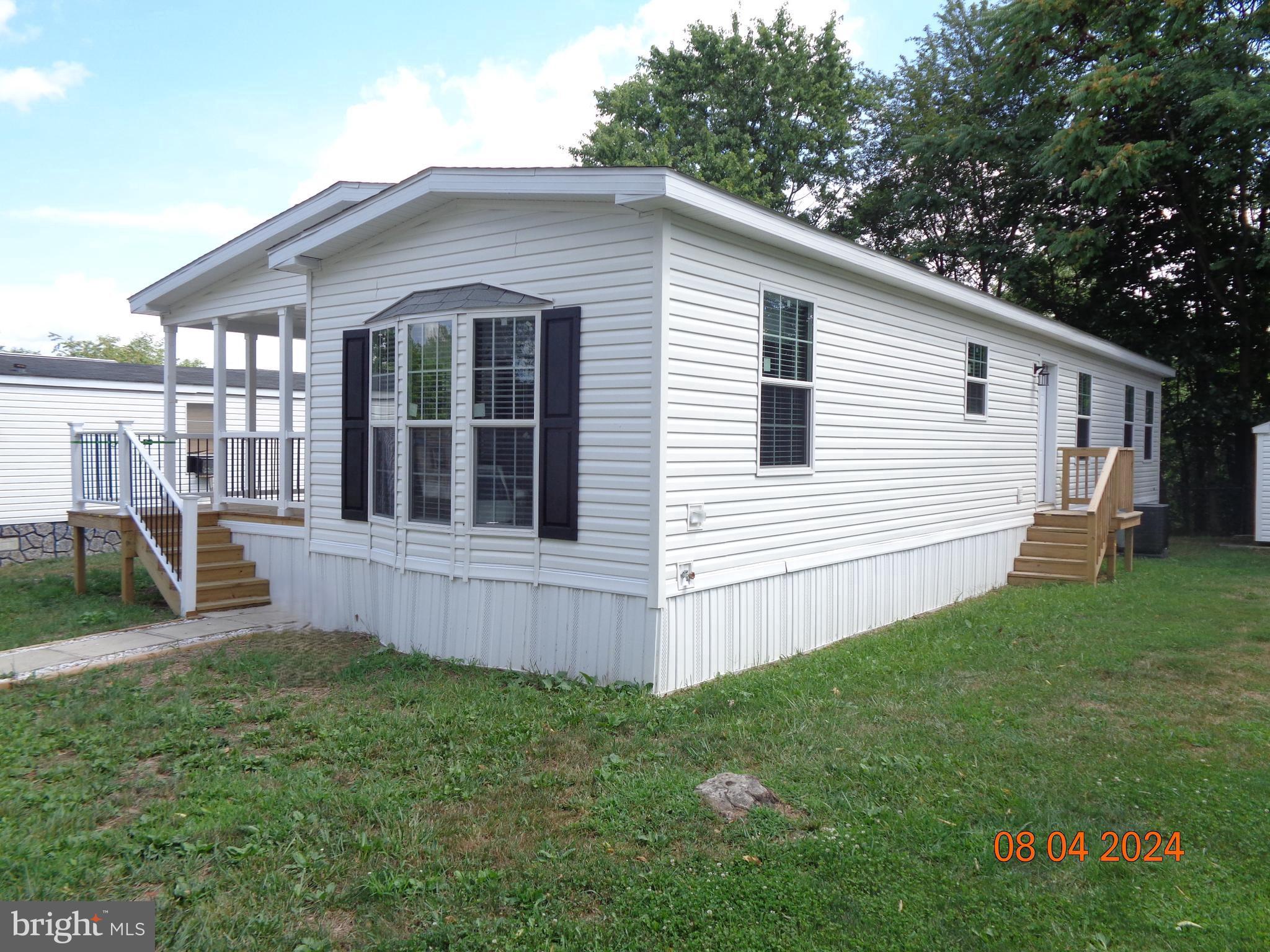 MIDDLE CREEK VILLAGE - Residential