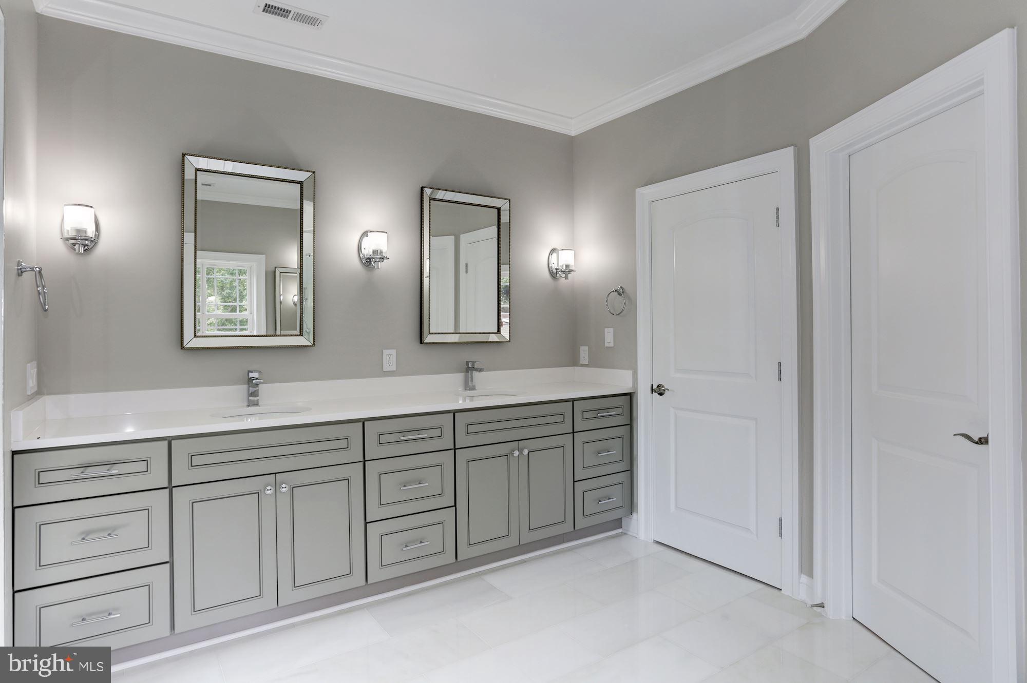 VIENNA WOODS - Residential