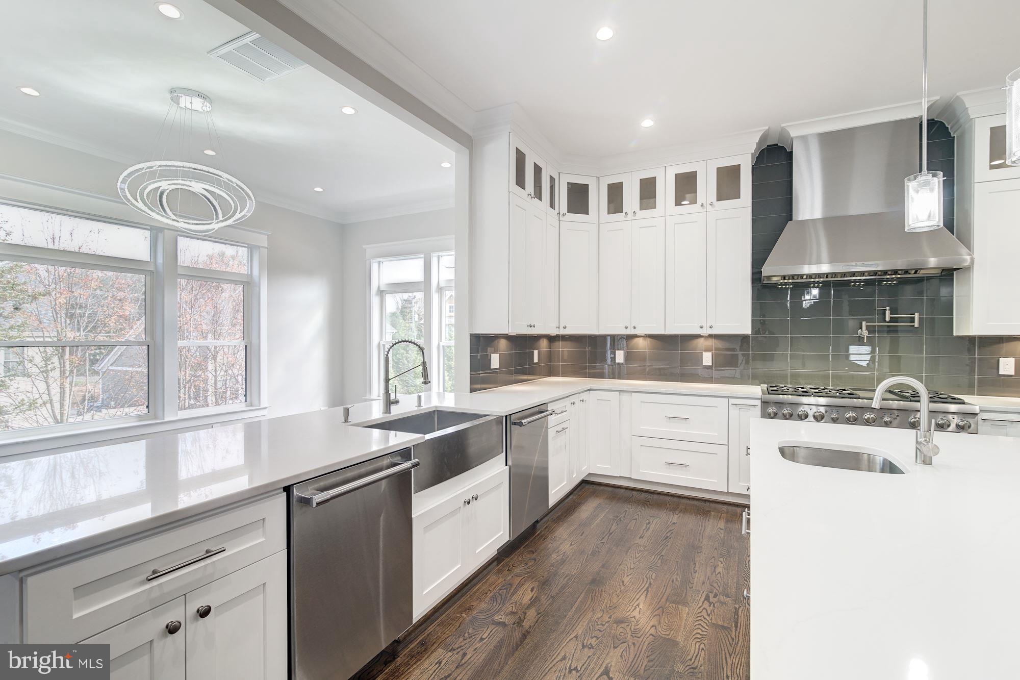 VIENNA WOODS - Residential