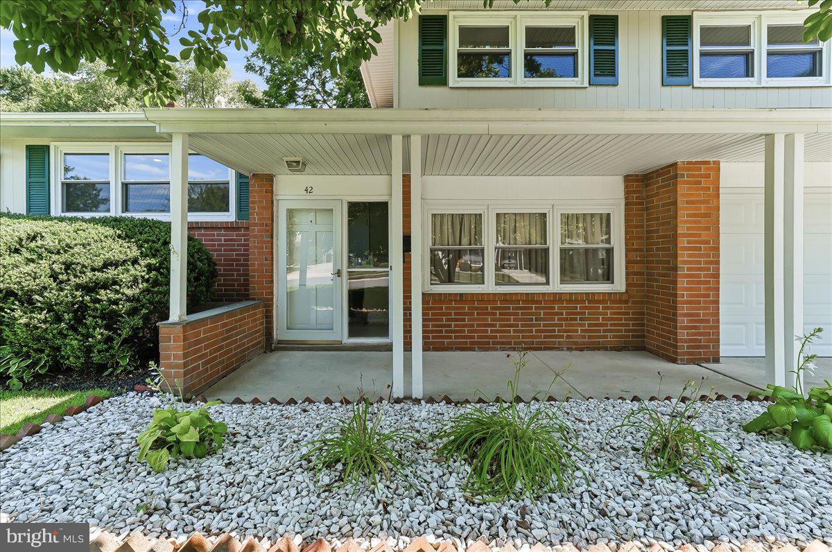 42 THORNHOLLOW ROAD
