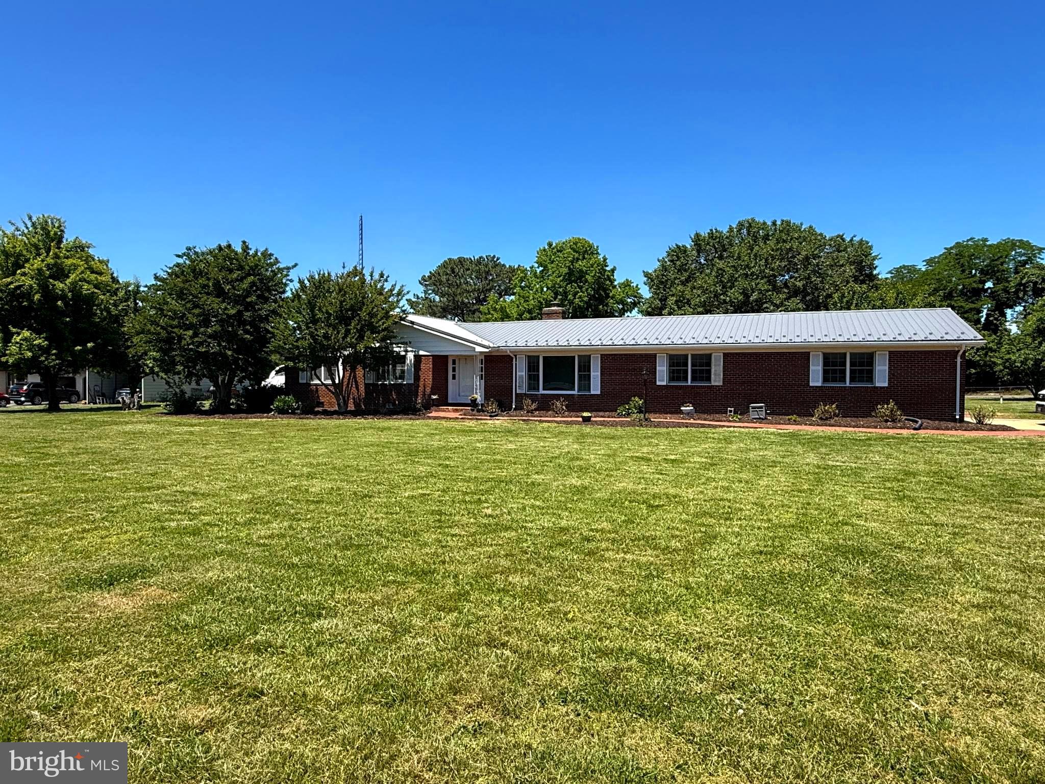17041 CIRCLE LANE