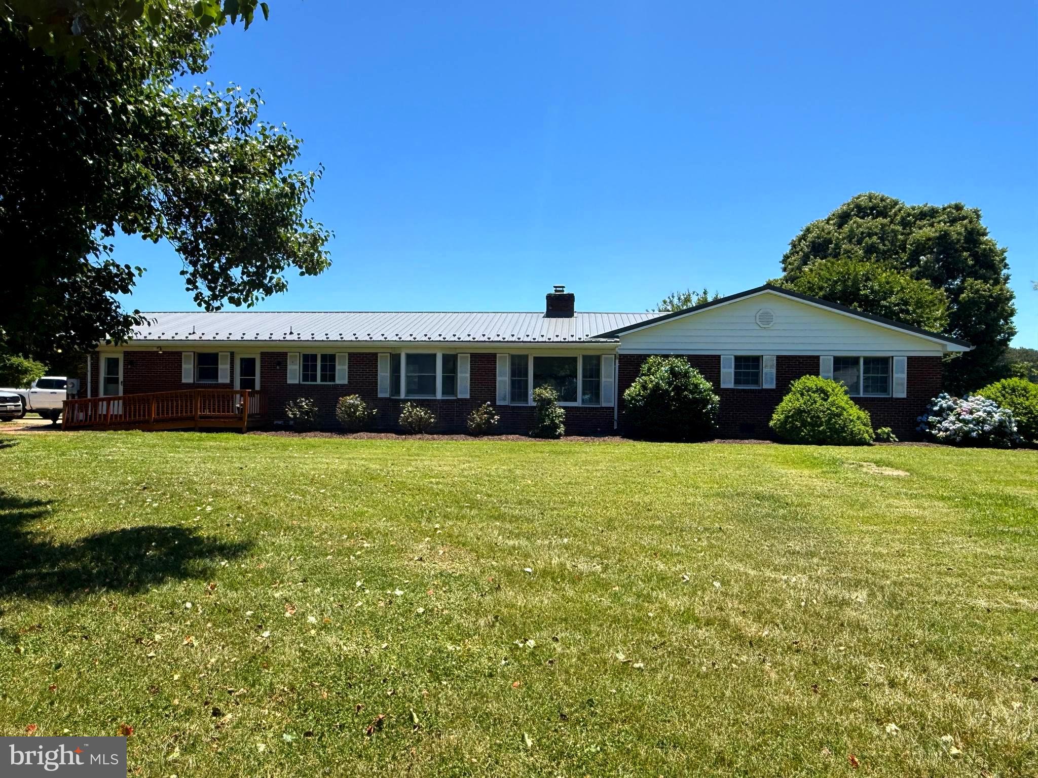 17041 CIRCLE LANE