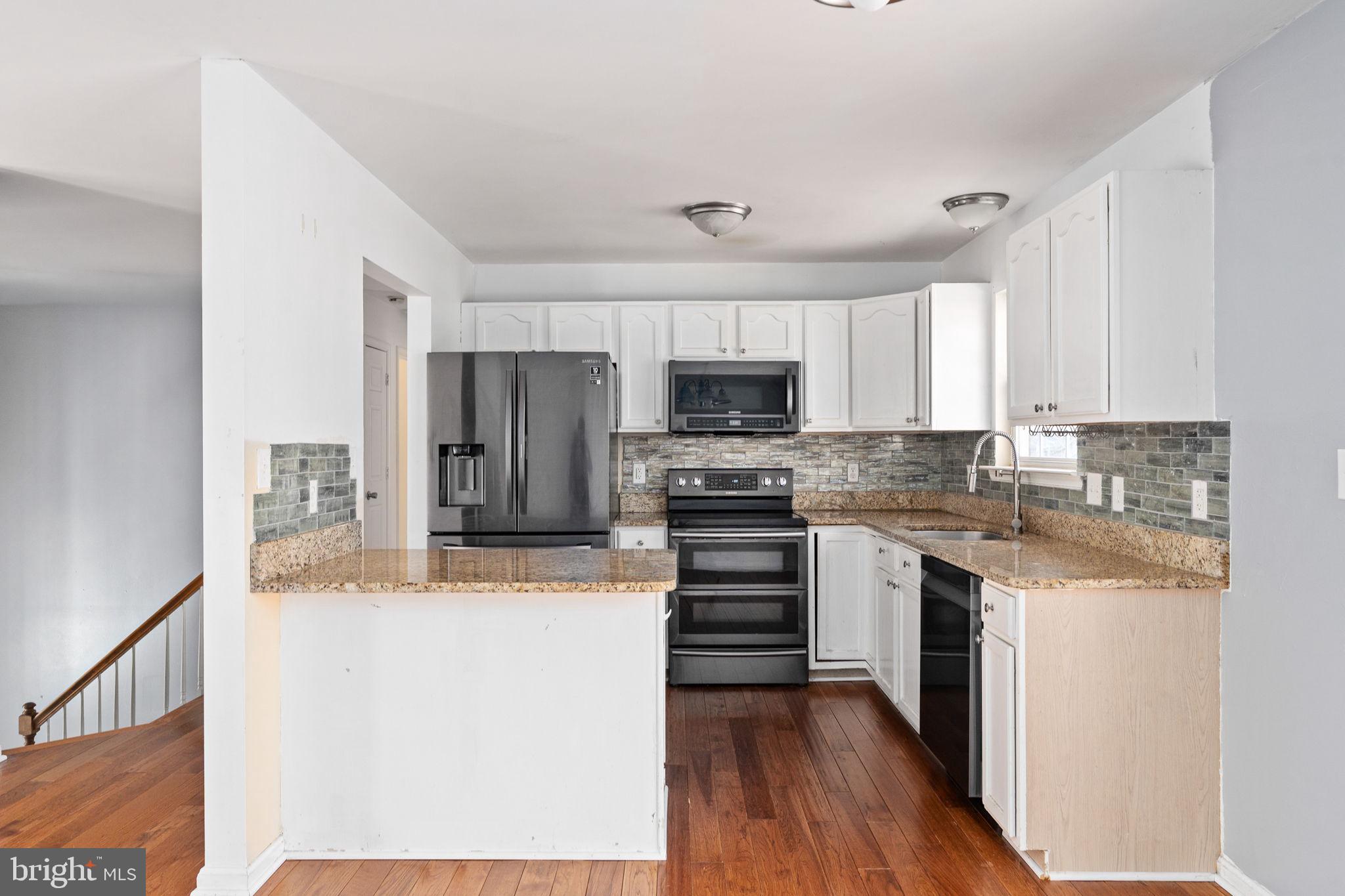 SOUTH OAKS - Residential