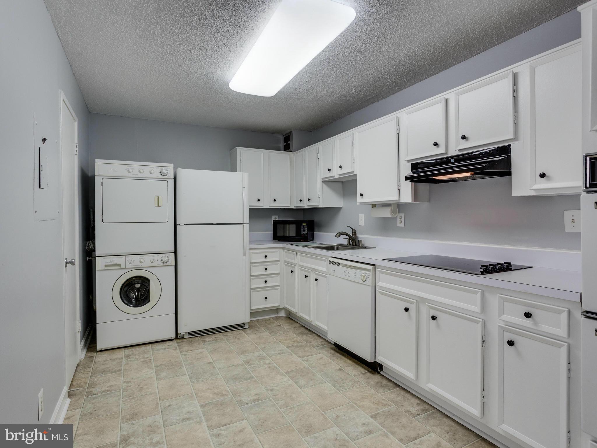 WATERGATE AT LANDMARK - Residential