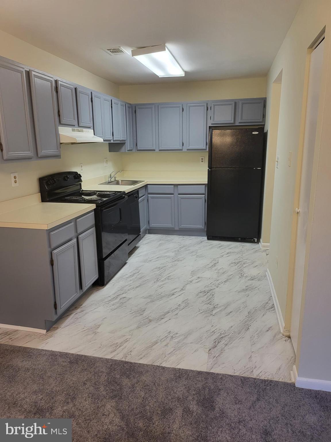 CINNAMON RIDGE CONDO - Residential Lease