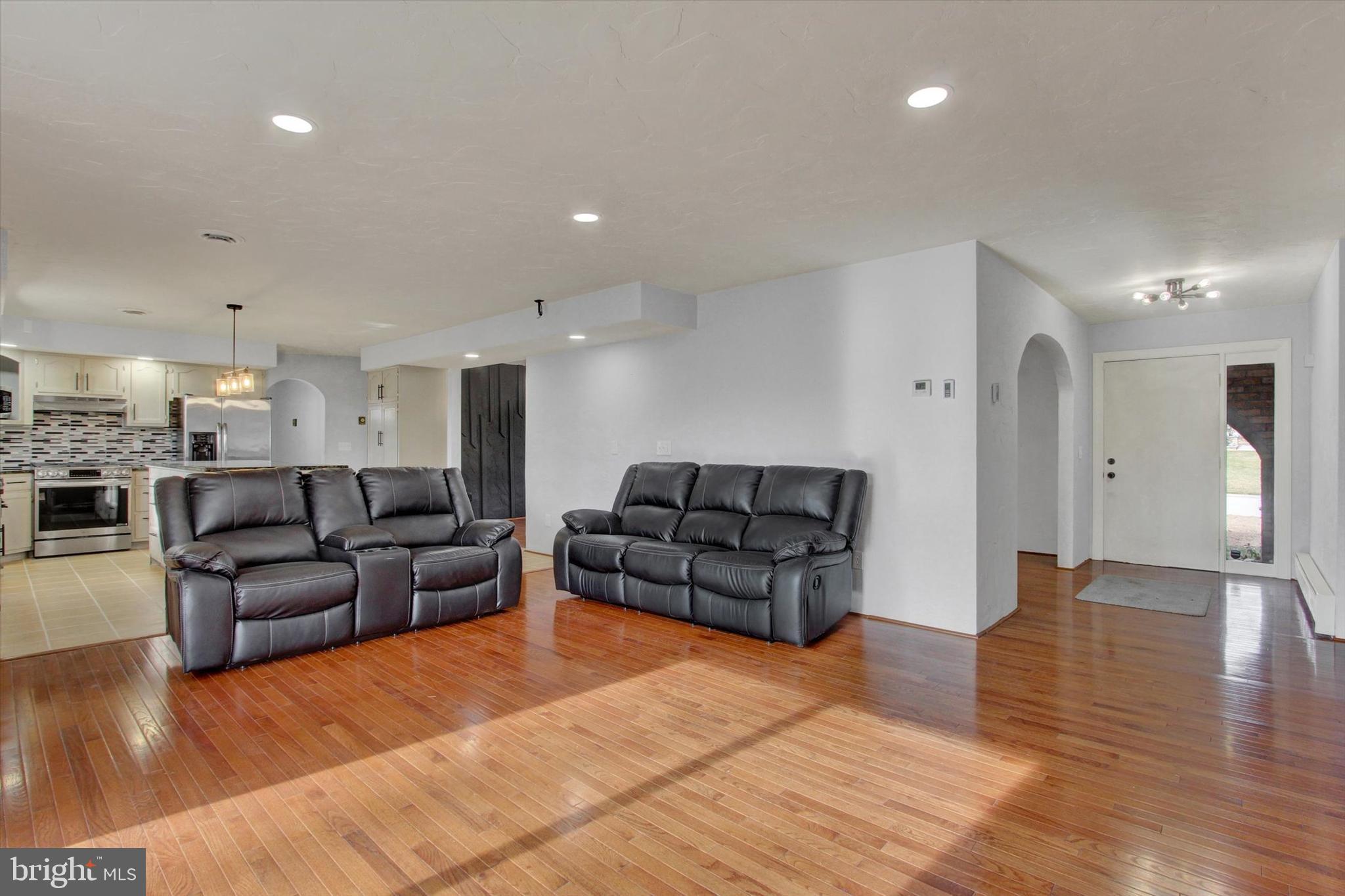 LAUREL - Residential