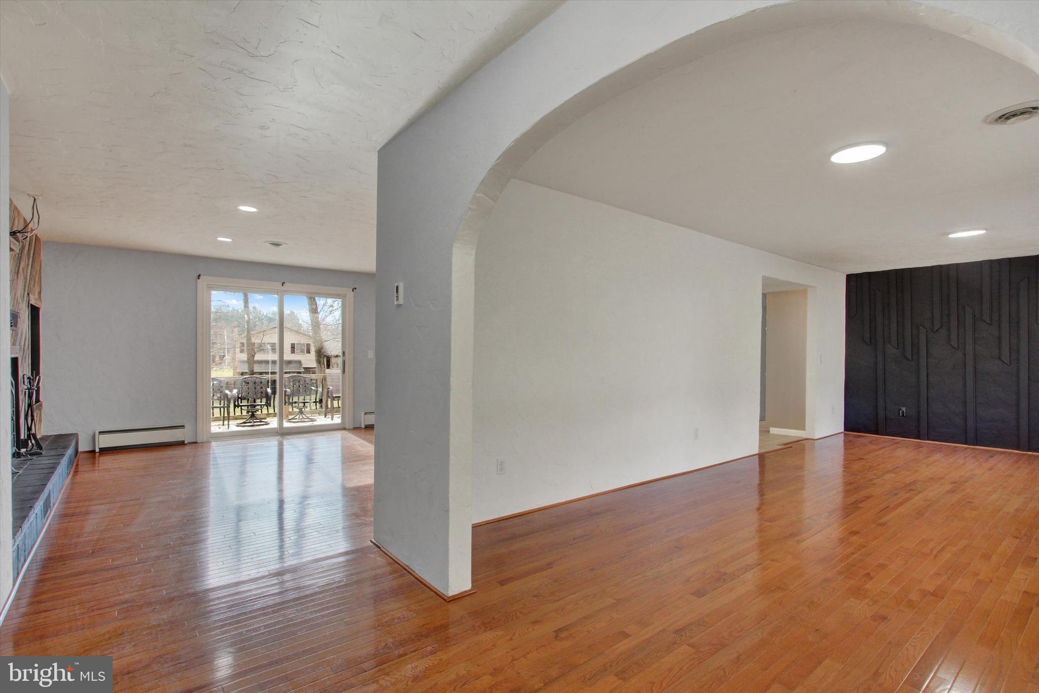 LAUREL - Residential