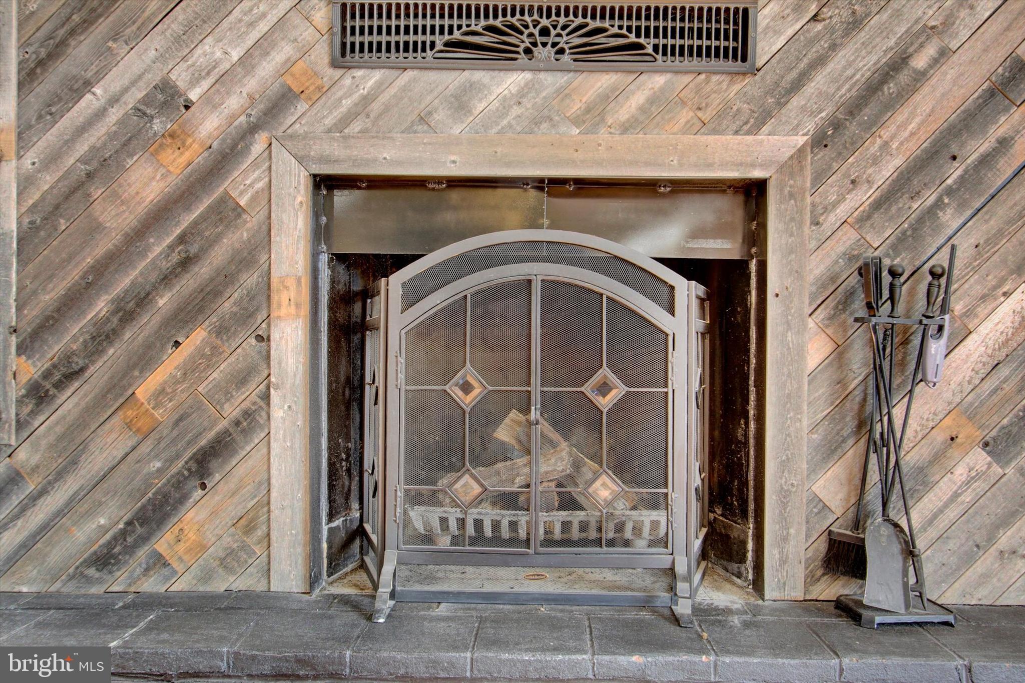 LAUREL - Residential