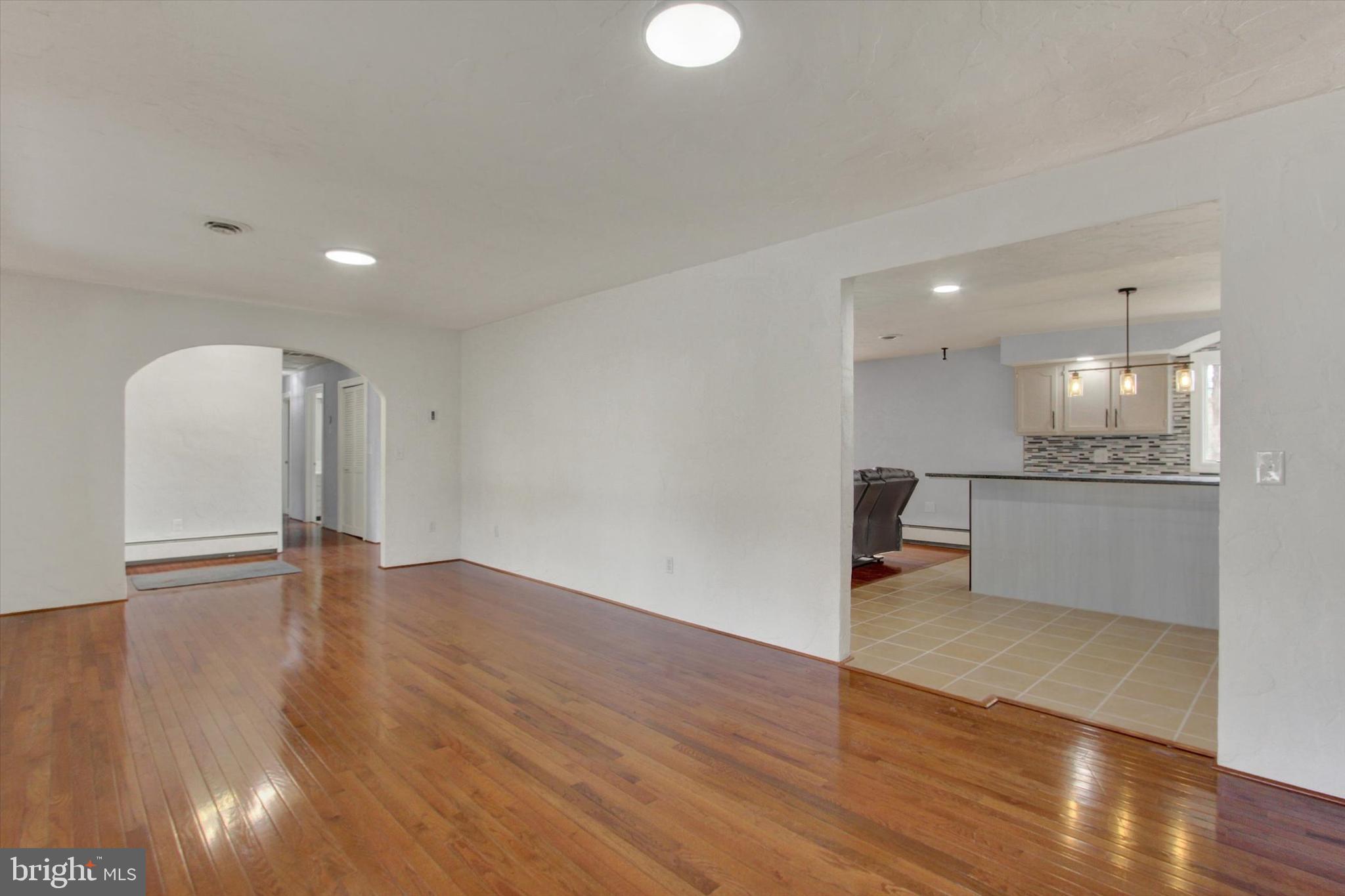 LAUREL - Residential