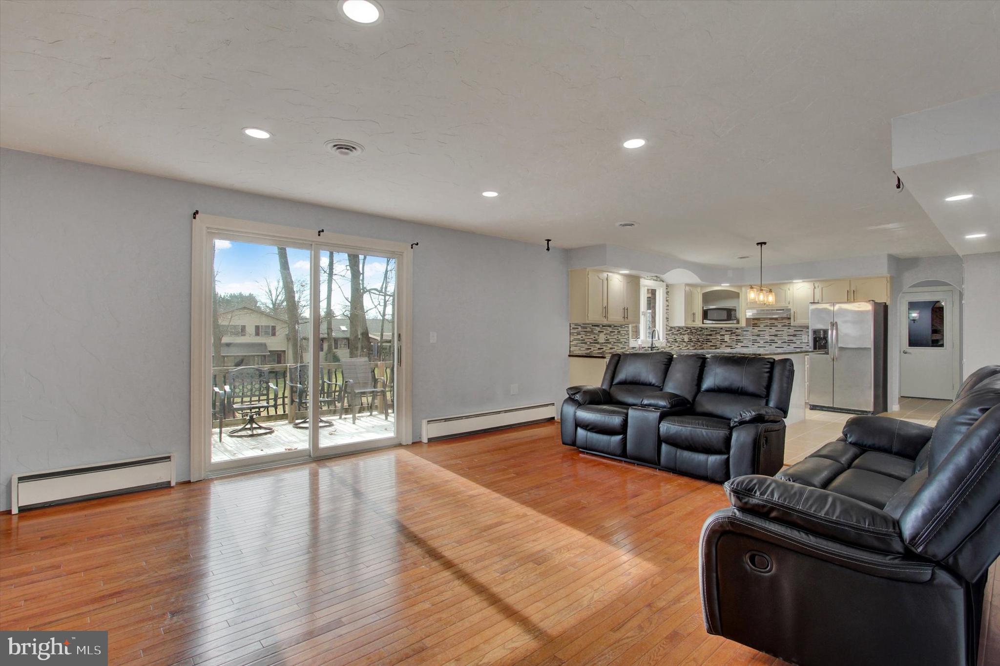 LAUREL - Residential