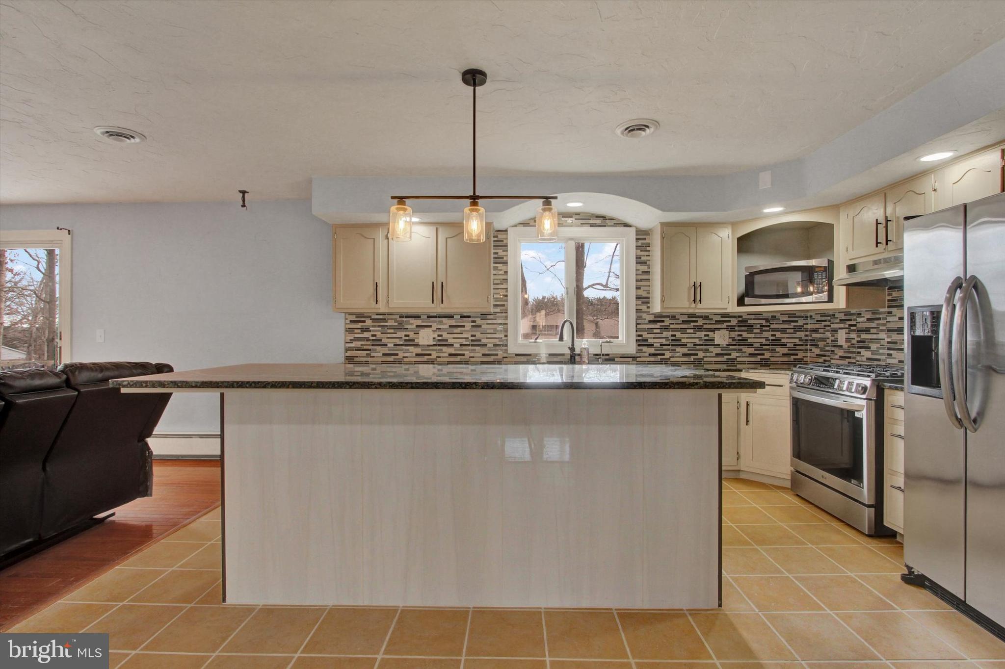 LAUREL - Residential