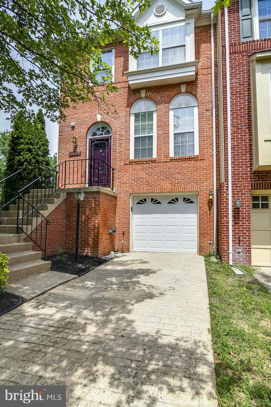 Spacious end unit brick front Townhouse. Beautiful large eat-in kitchen with corian counters and central-island. GREAT LOCATION! Excellent schools close to Dulles International Airport in the desirable McNair Farms Landbay. Gorgeous and affordable, 3 finished levels and almost 1800 sq ft of living space. This home is a MUST SEE!