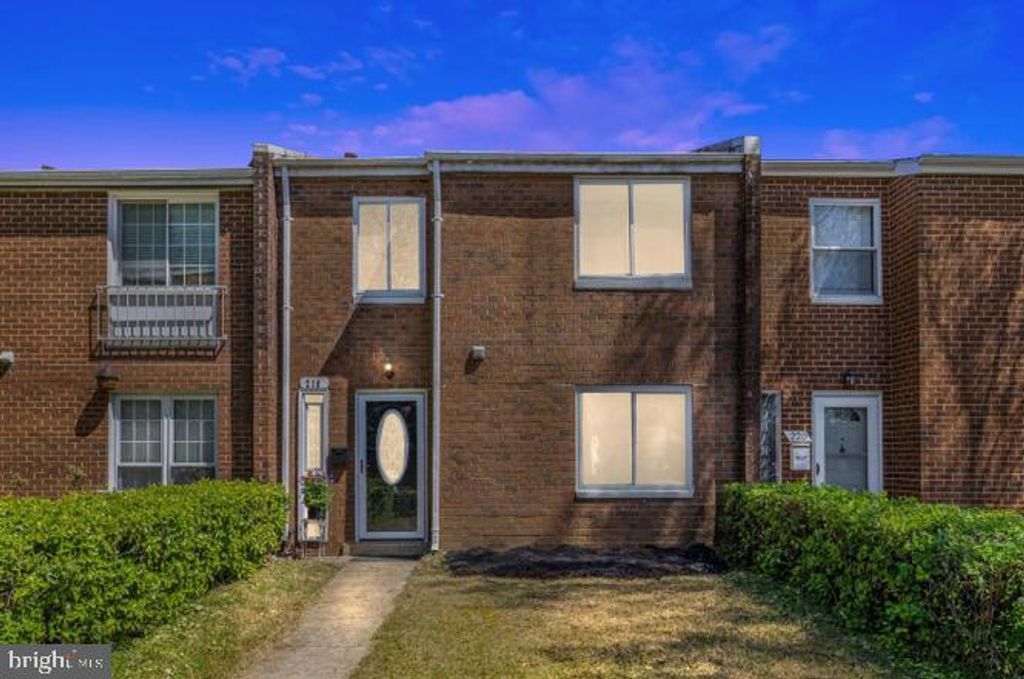 Photo of 218 Stevenson Square, ALEXANDRIA, VA 22304 (MLS # VAAX2051120)