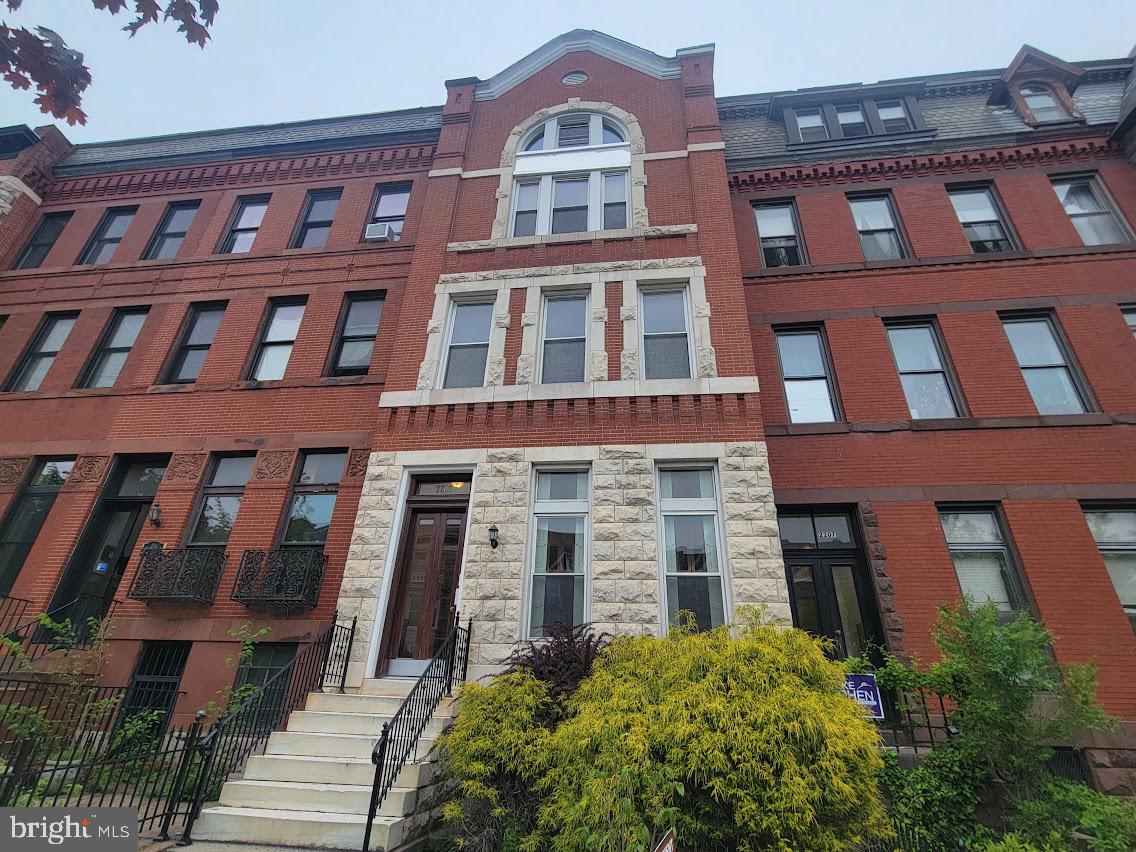 Beautifully renovated Two-Story Lead Free Apartment combines historic charm with modern amenities and conveniences. Located in Historic Reservoir Hill, next to Reservoir Square and 2 blocks from MICA, the Maryland Institute College of Art. 2 story unit boasts gleaming real hardwood floors throughout both levels. Energy Star upgraded appliances. Walk out first floor rear to a small deck and a parking lot. Lower level access to laundry. Off-street parking for up to 2 vehicles available for an extra $50/month. This 5,000 sq.ft. residence contains only 4 apartments meaning only a few people live in this building and there is plenty of room to stretch out without people living on top of each other.