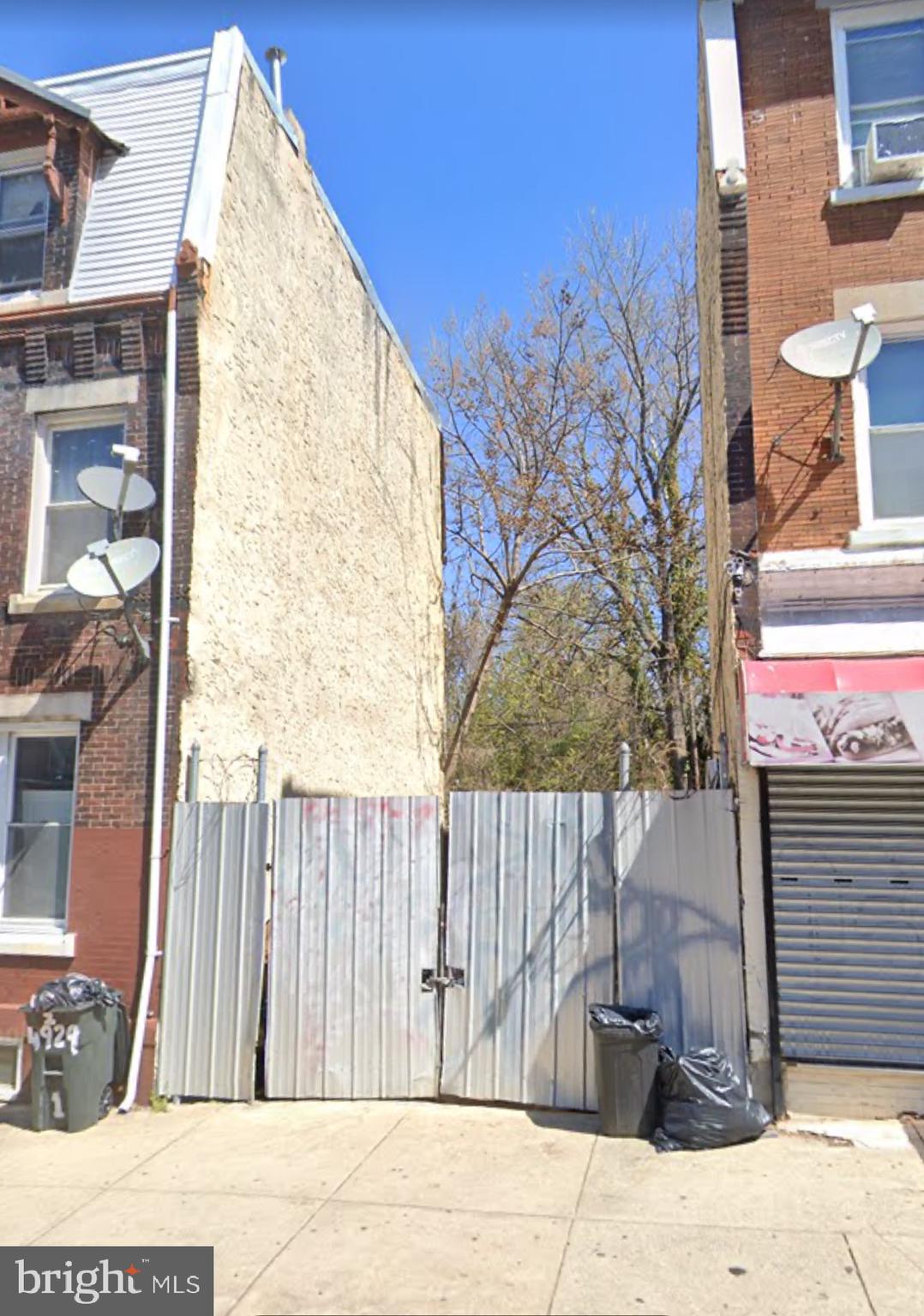 Discover an exceptional development opportunity at 4925 Germantown Avenue in the vibrant Germantown neighborhood. This property features a substantial 17x200 feet lot, totaling 3,300 square feet, and is zoned CMX 2.5 for Commercial/Mixed Use. Perfect for visionary developers, this space offers endless possibilities for projects that deliver immediate cash flow and long-term growth.
Near by developers are revitalizing the historic Germantown High School, transforming it into a modern 240-unit apartment community with ground-floor commercial space. This exciting redevelopment will bring new residential opportunities while enhancing the neighborhood’s vibrancy with retail and amenities.
Don't miss your chance to invest in a thriving community and transform this prime location into a success story!