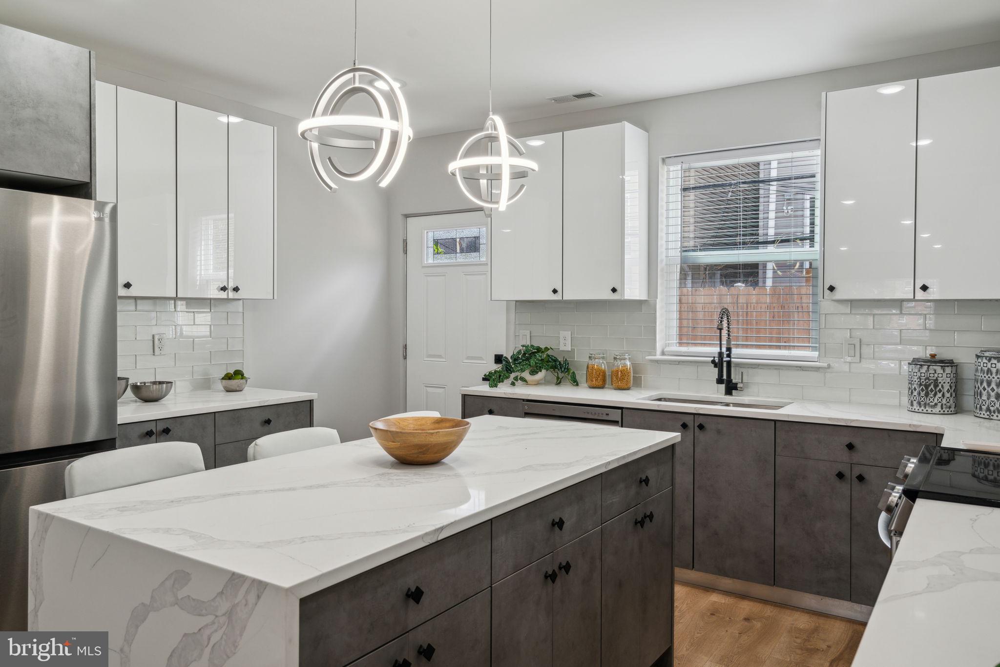 POINT BREEZE - Residential