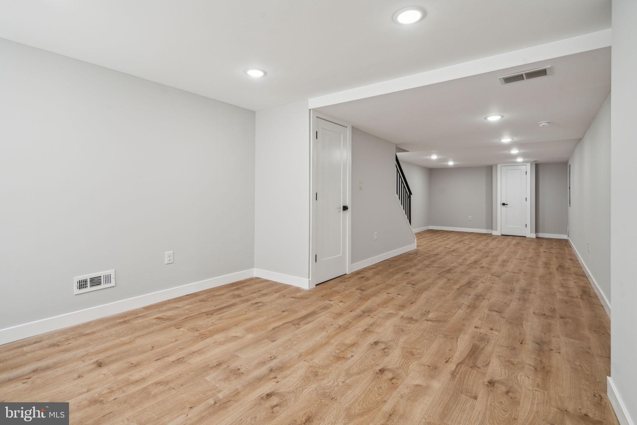 POINT BREEZE - Residential