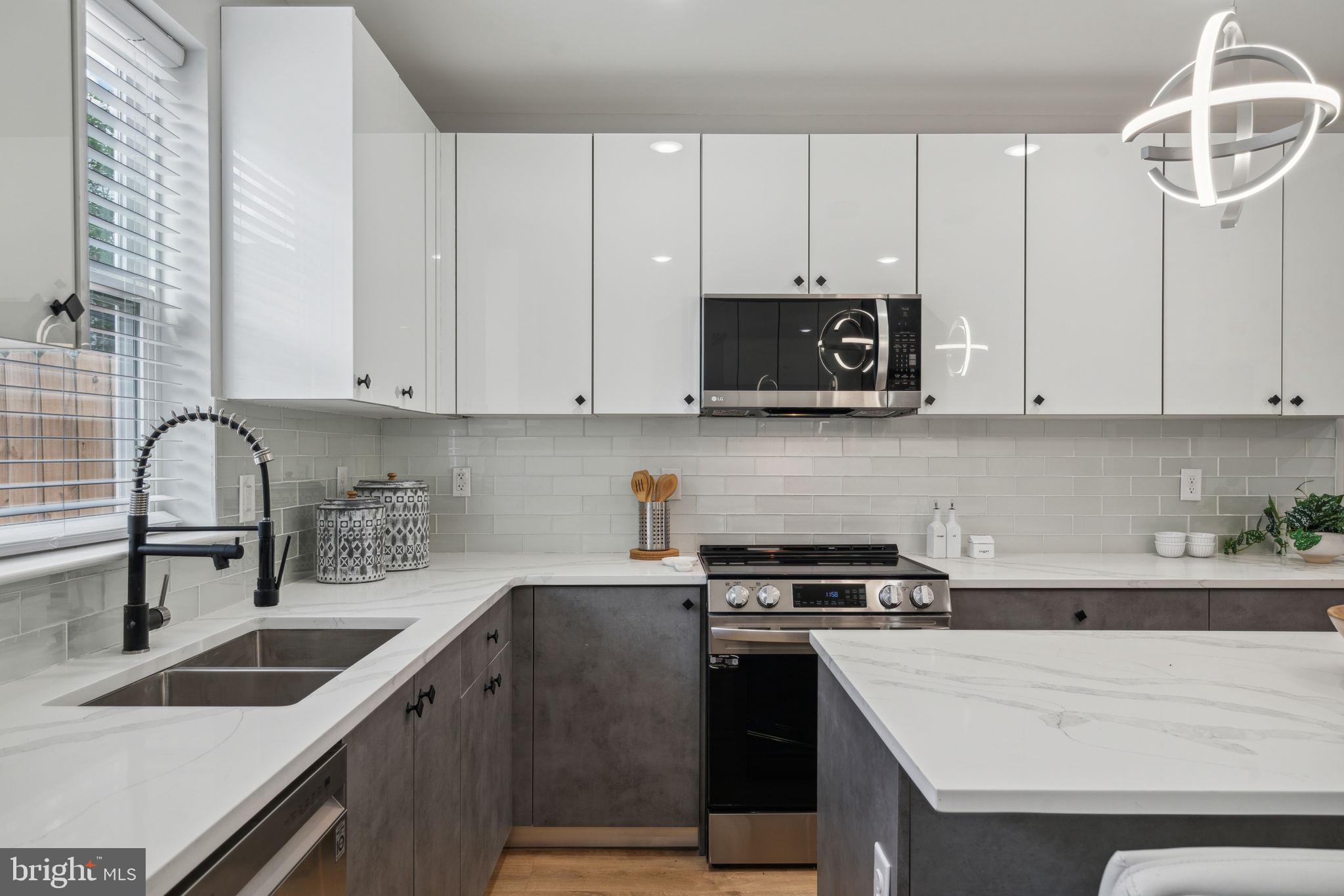 POINT BREEZE - Residential