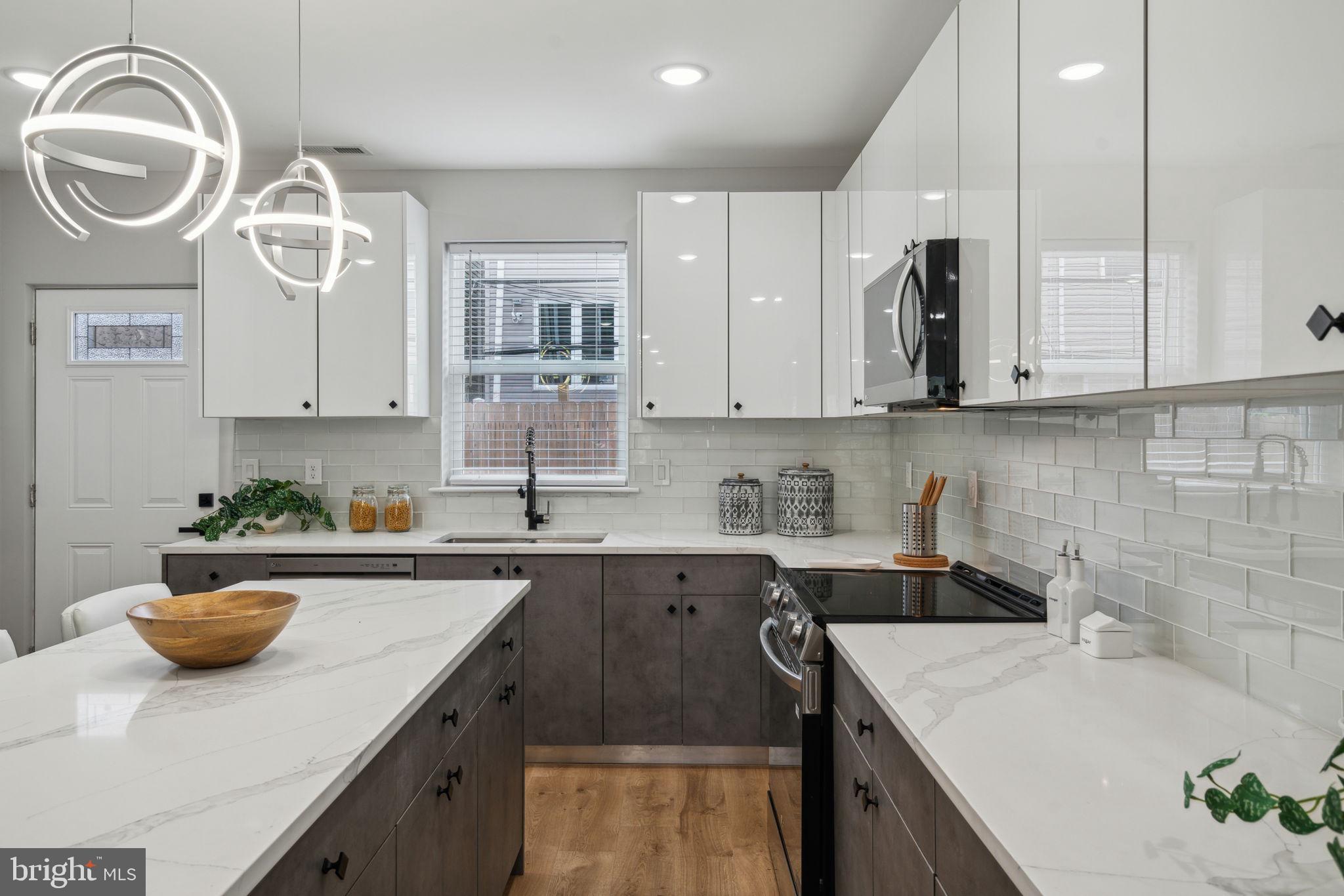 POINT BREEZE - Residential