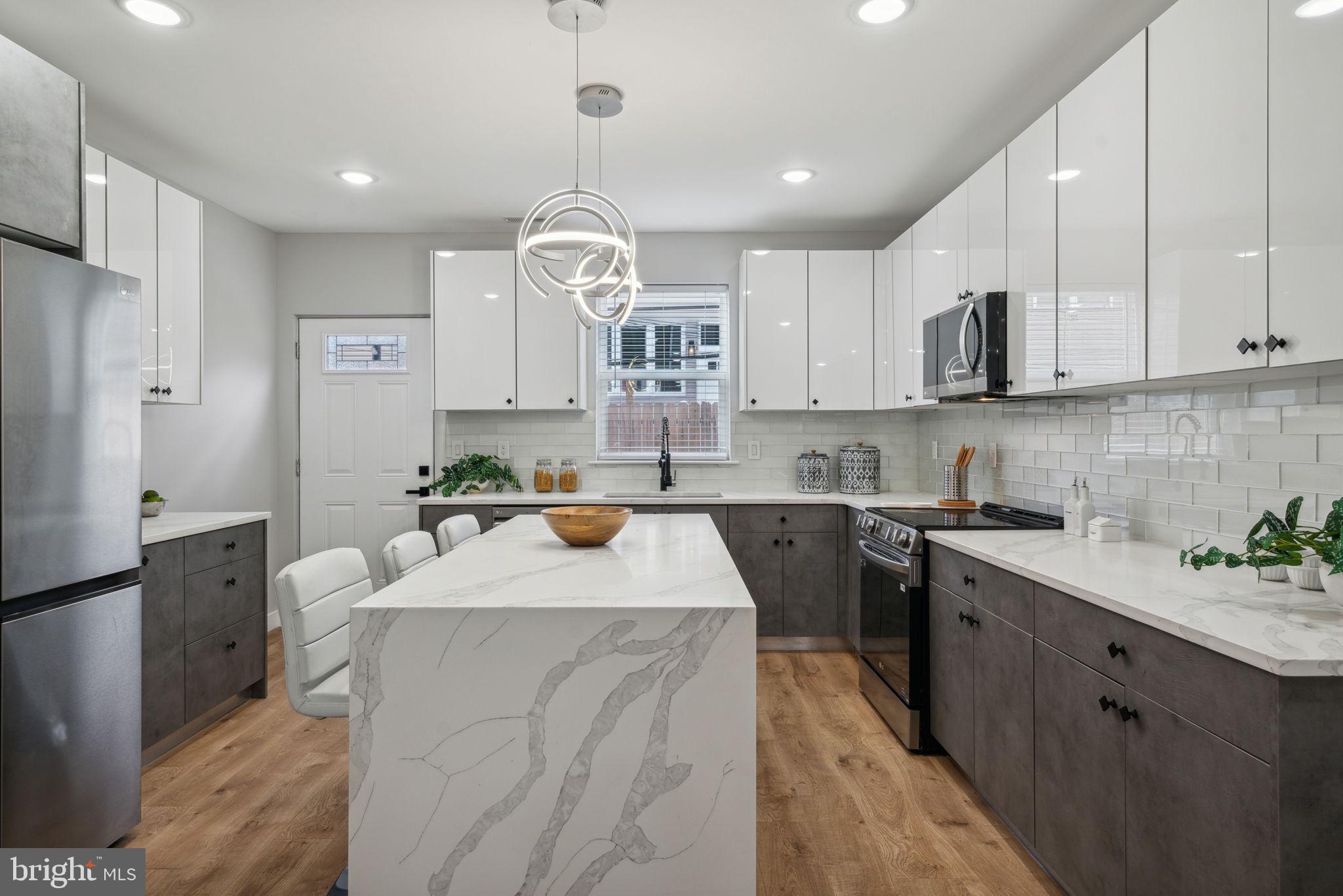 POINT BREEZE - Residential