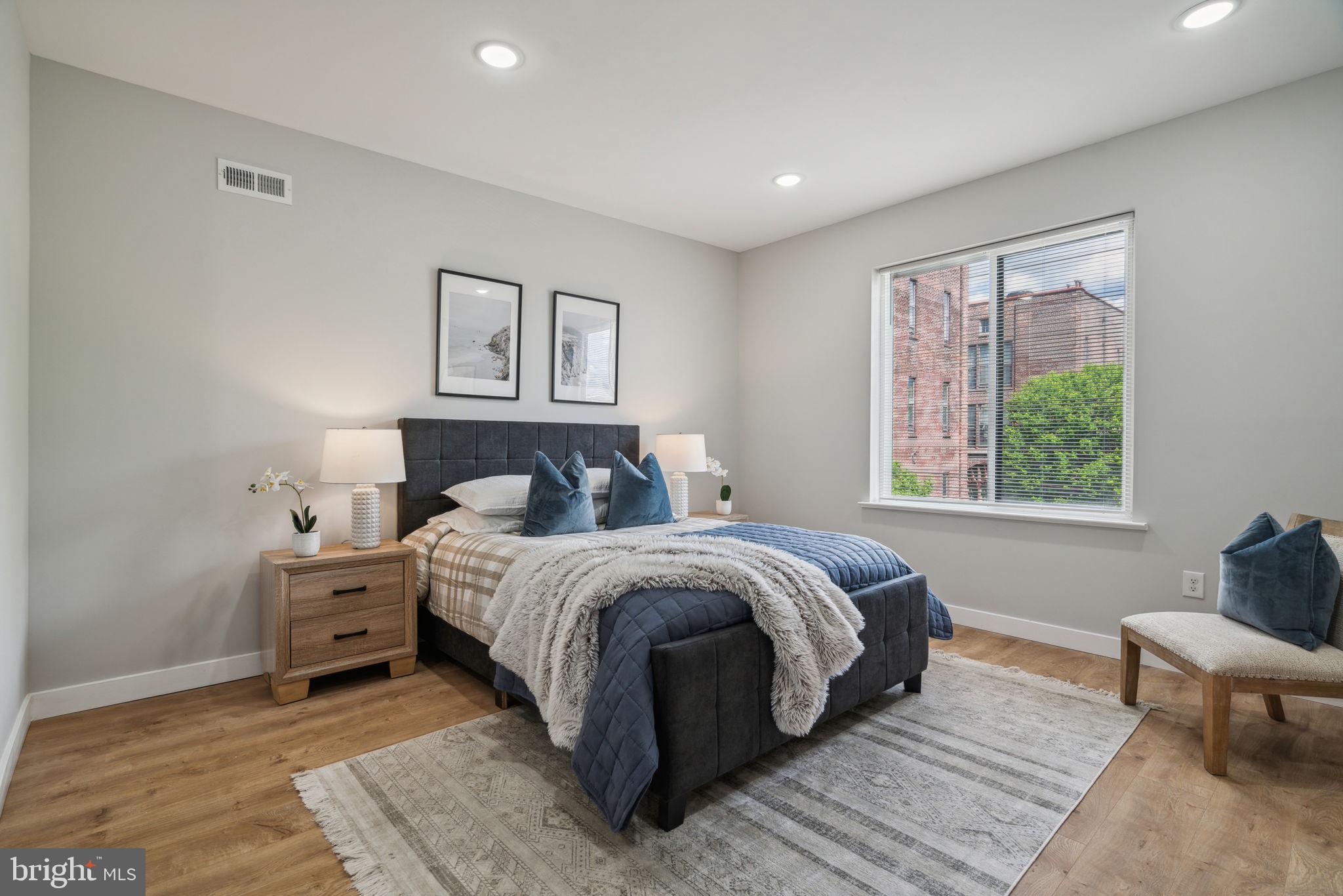 POINT BREEZE - Residential