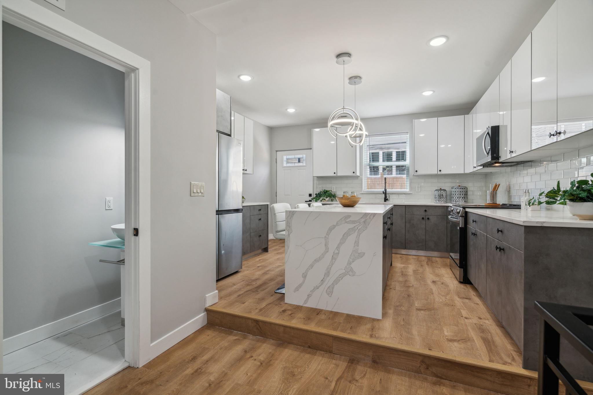 POINT BREEZE - Residential