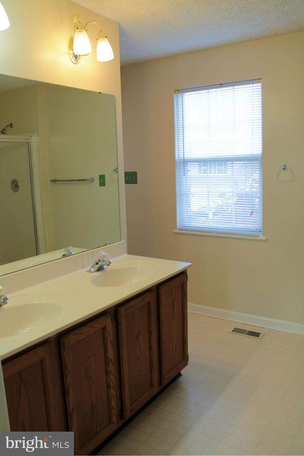 PARKVIEW MEADOWS - Residential Lease