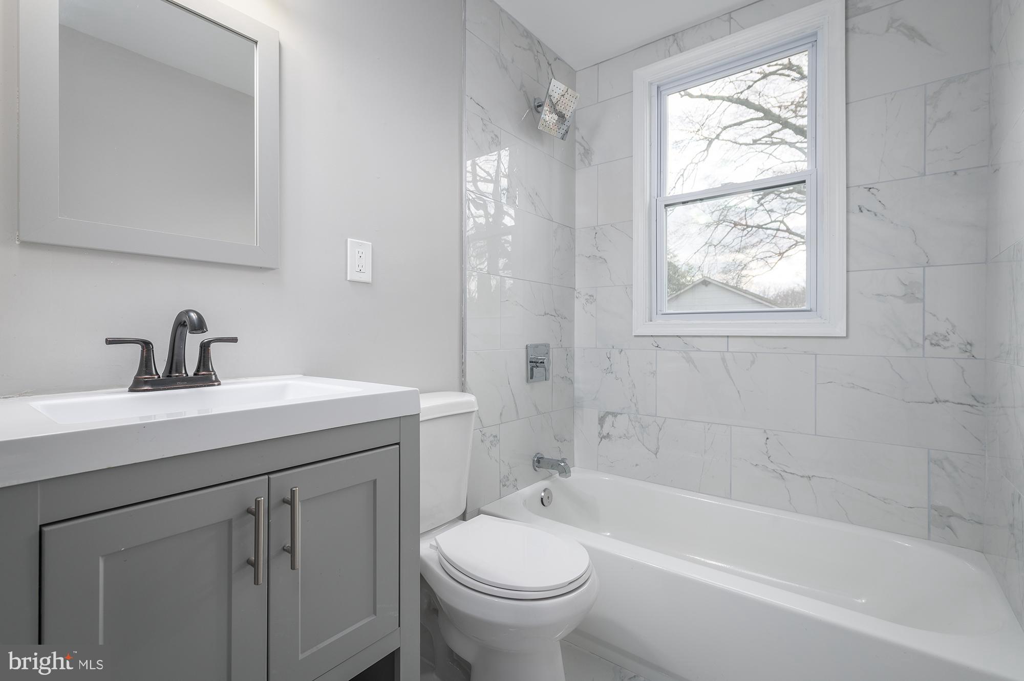 EDGEWOOD PARK - Residential