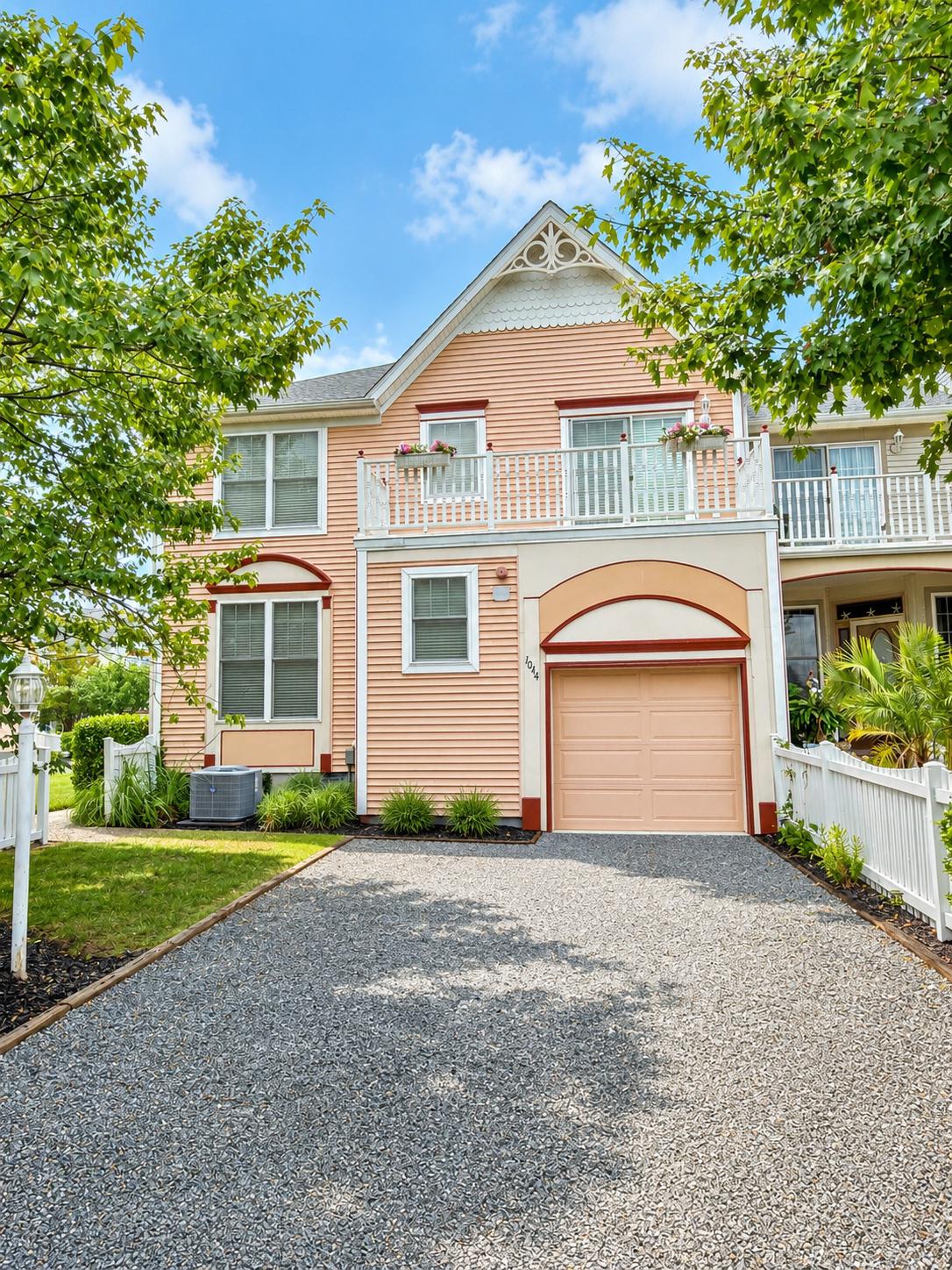 1014 BAYBREEZE LANE