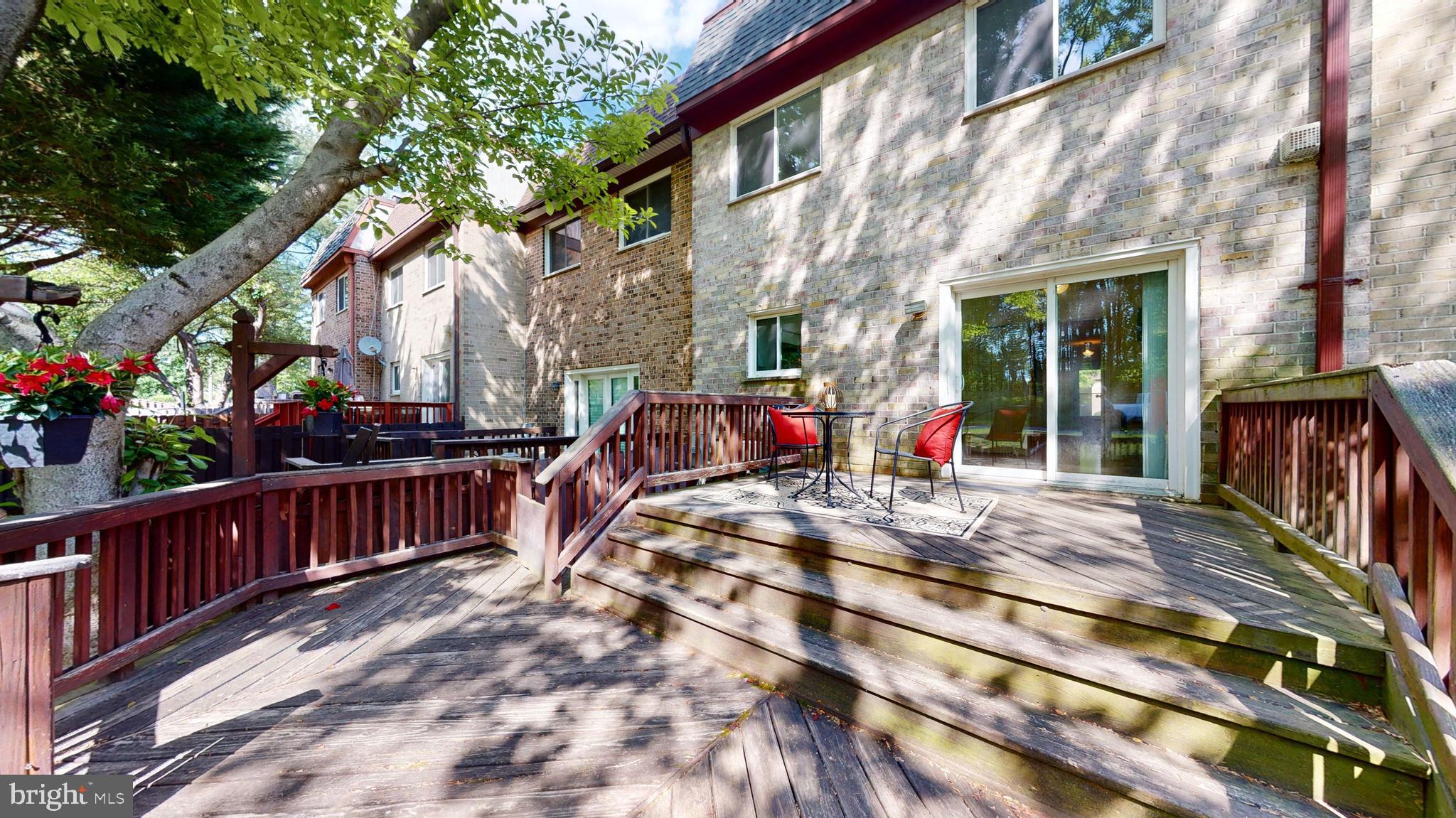 EVERGREEN SQUARE - Residential