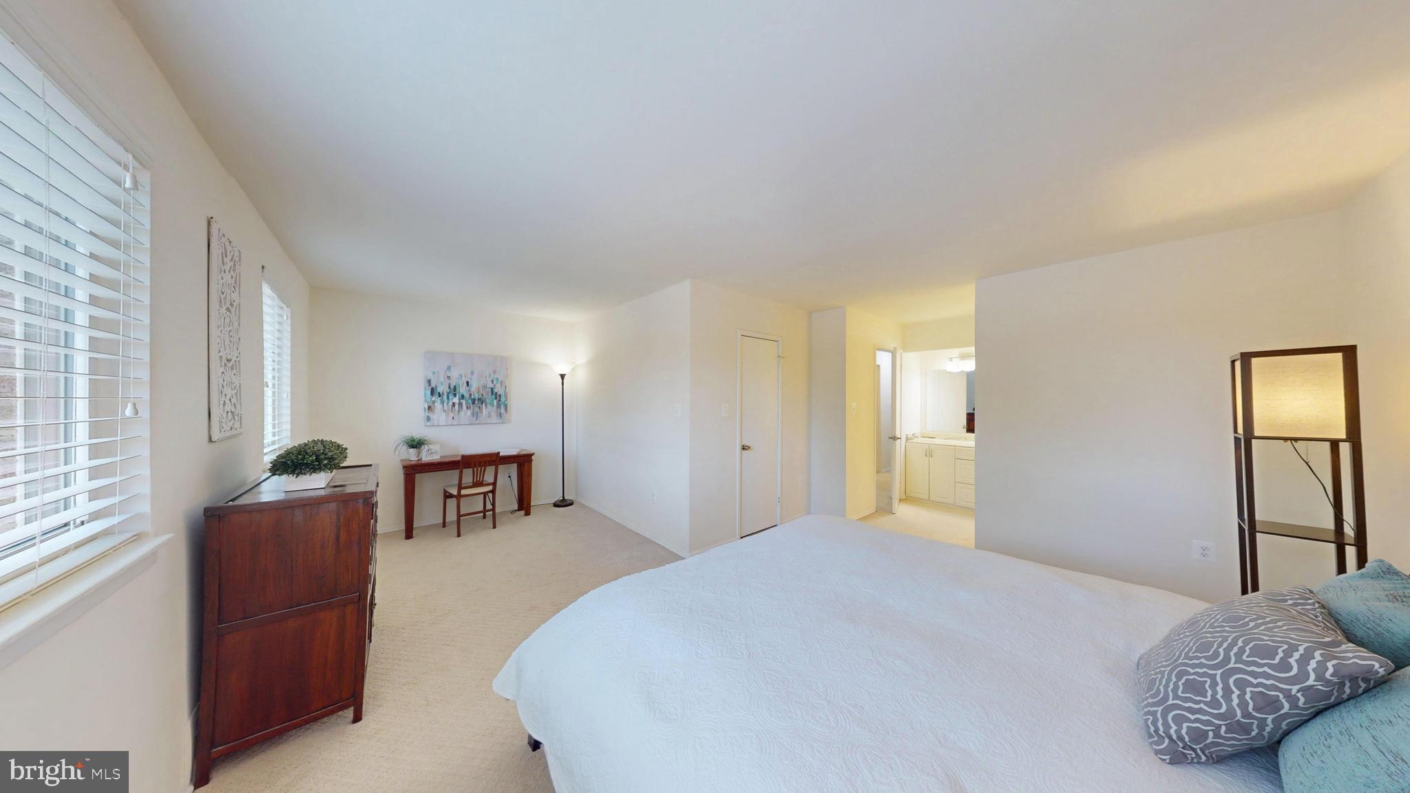 EVERGREEN SQUARE - Residential