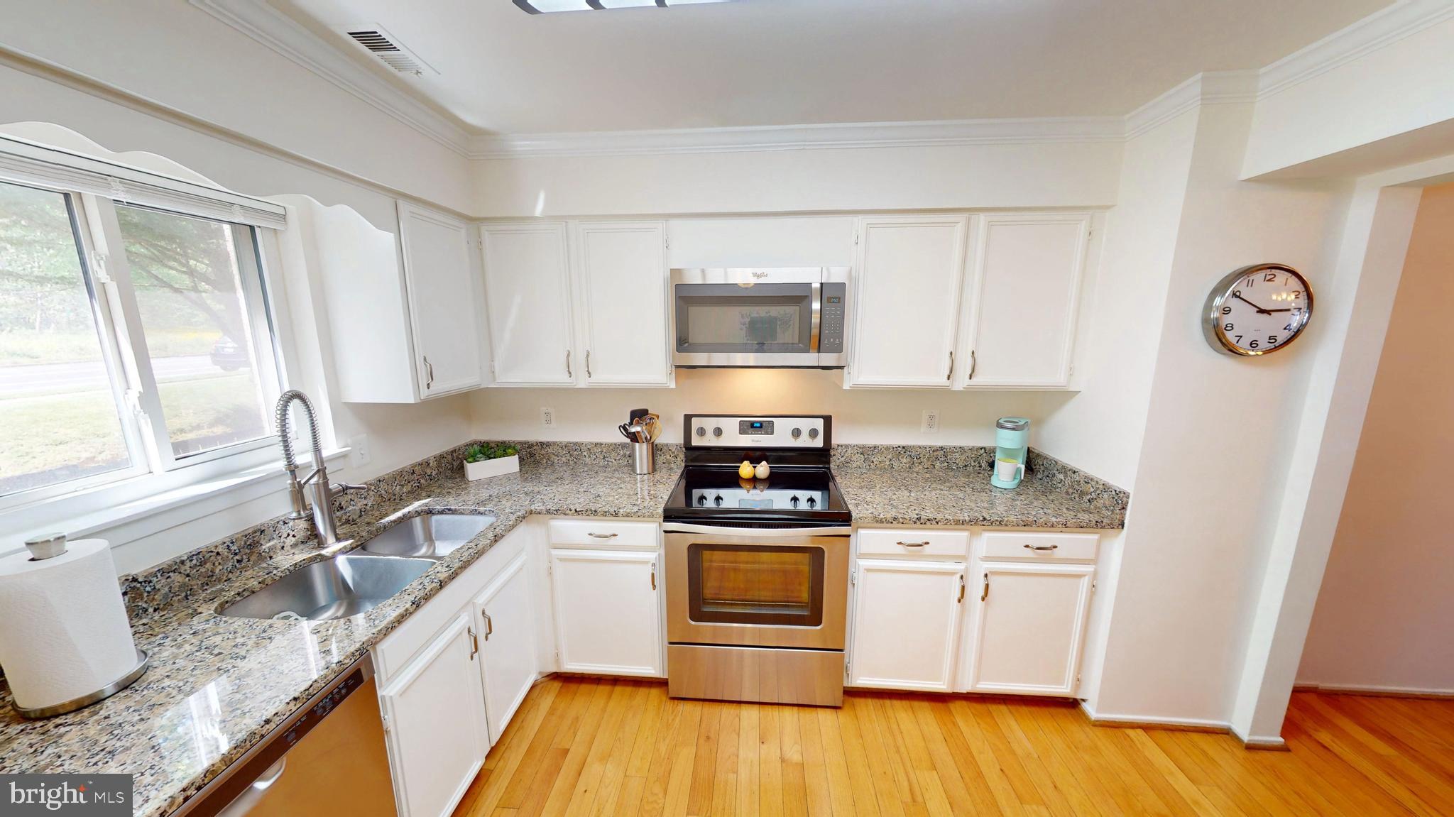 EVERGREEN SQUARE - Residential