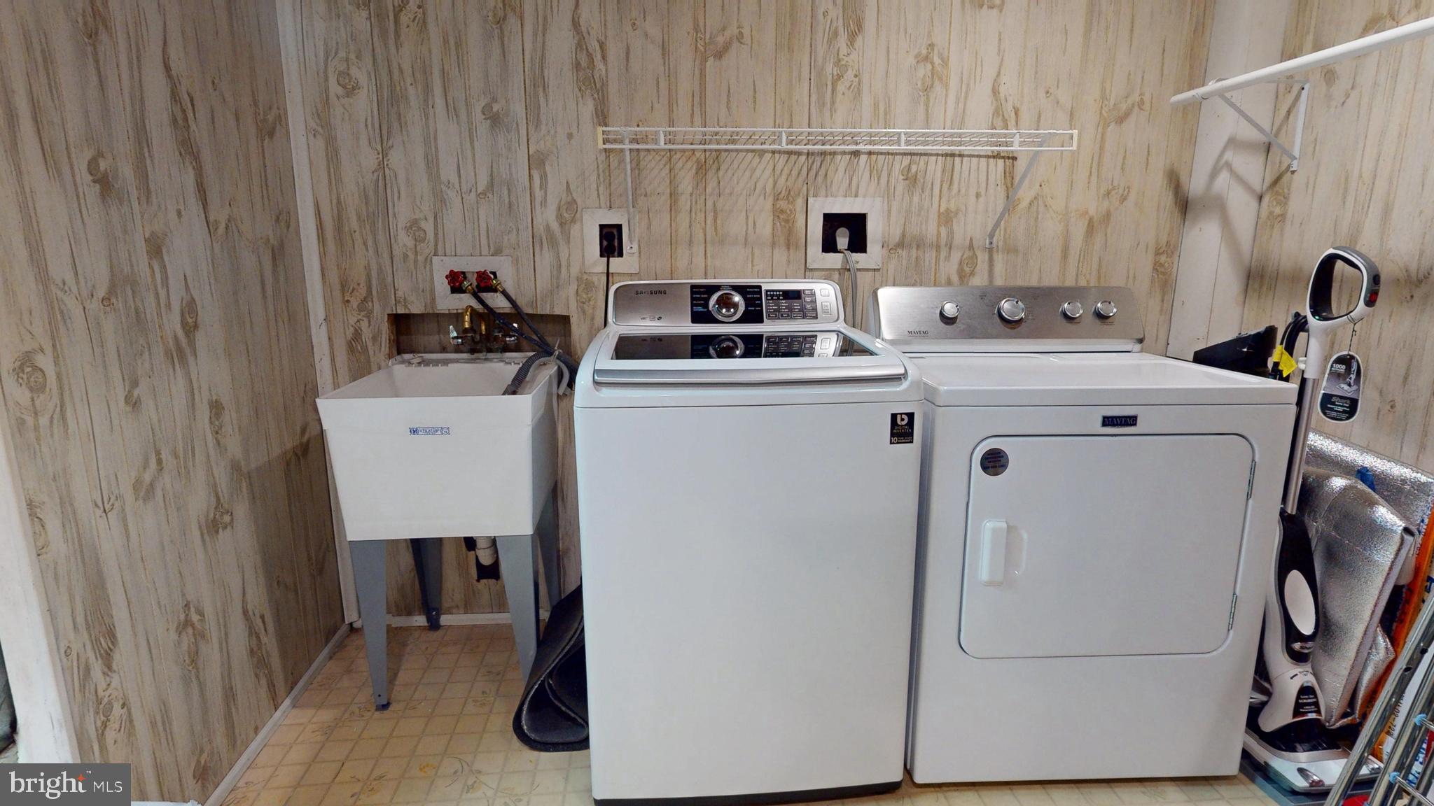 EVERGREEN SQUARE - Residential