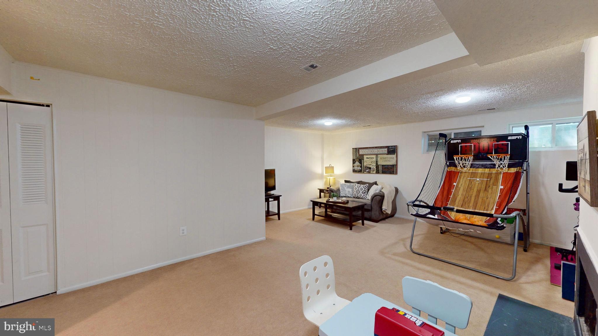 EVERGREEN SQUARE - Residential