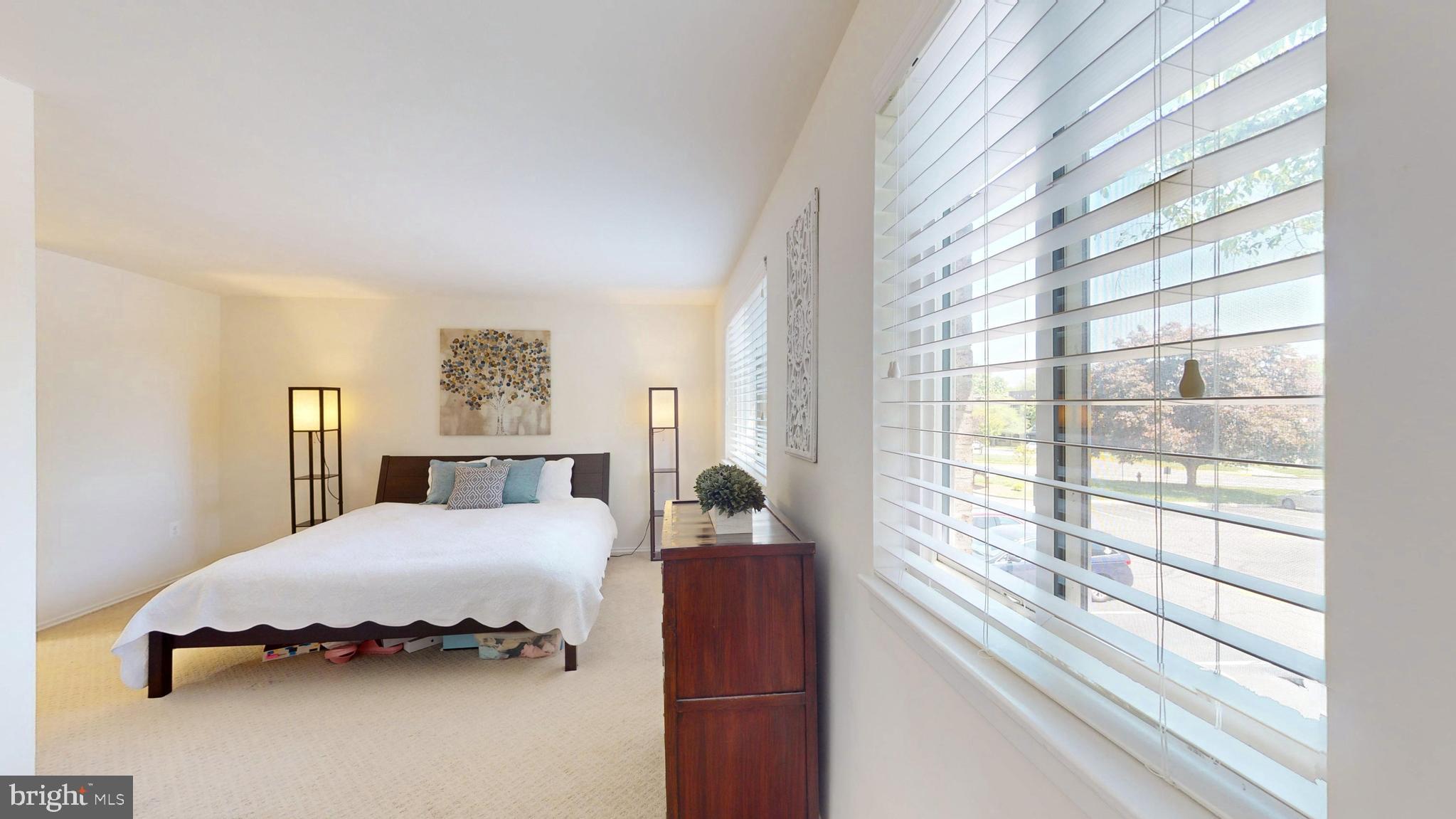 EVERGREEN SQUARE - Residential