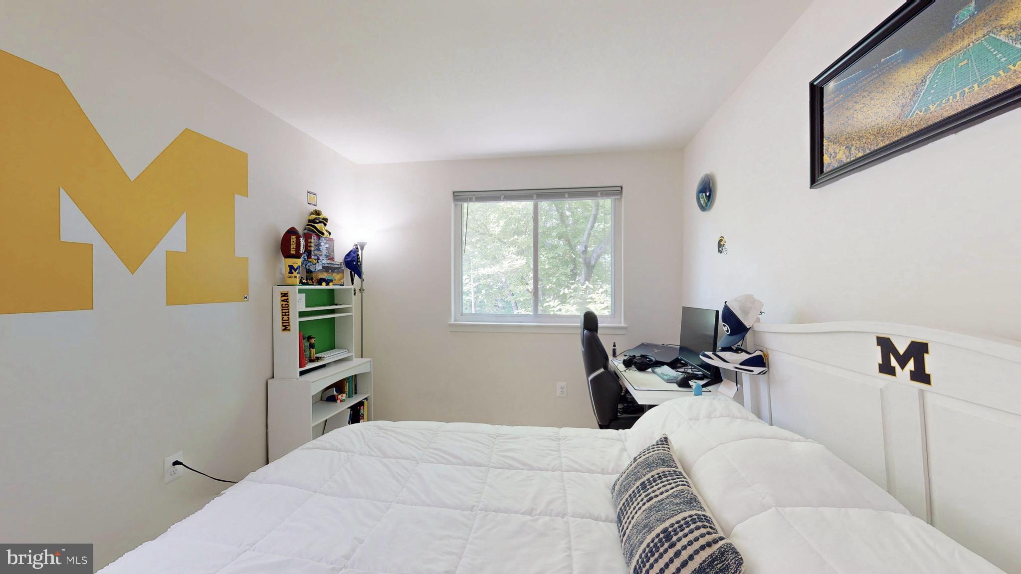 EVERGREEN SQUARE - Residential