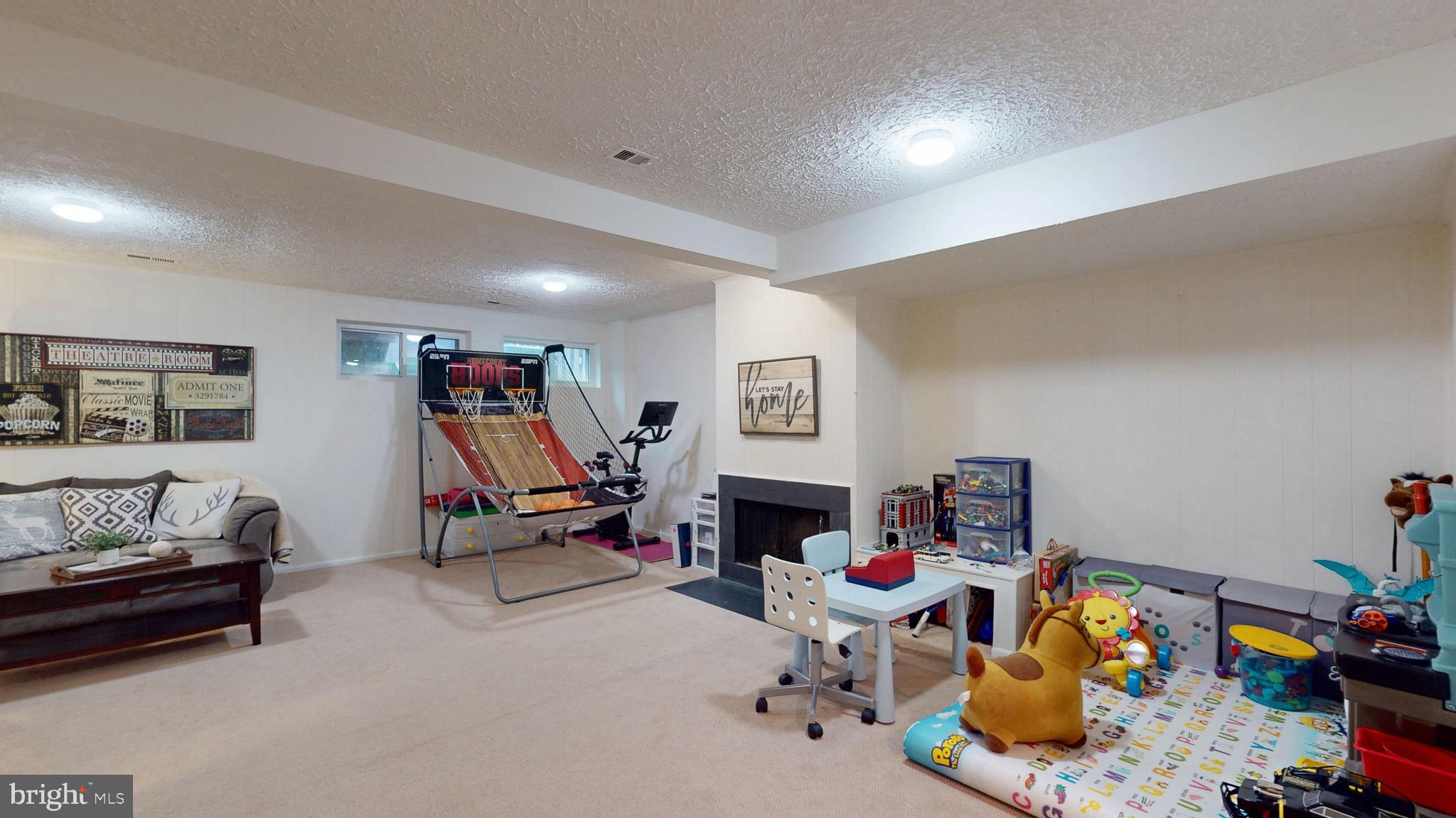 EVERGREEN SQUARE - Residential