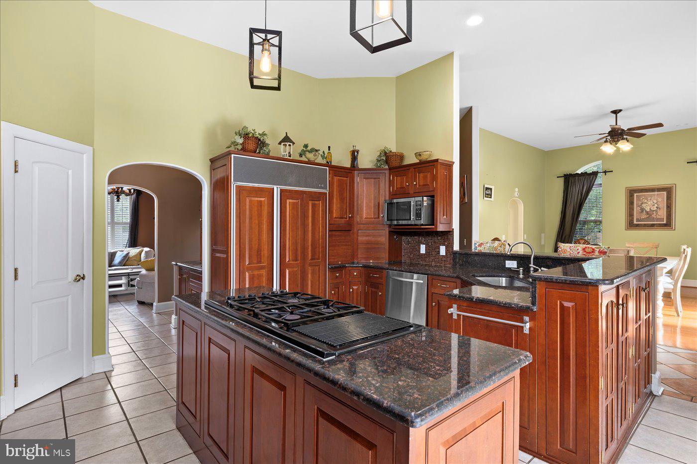 ROYAL OAKS - Residential