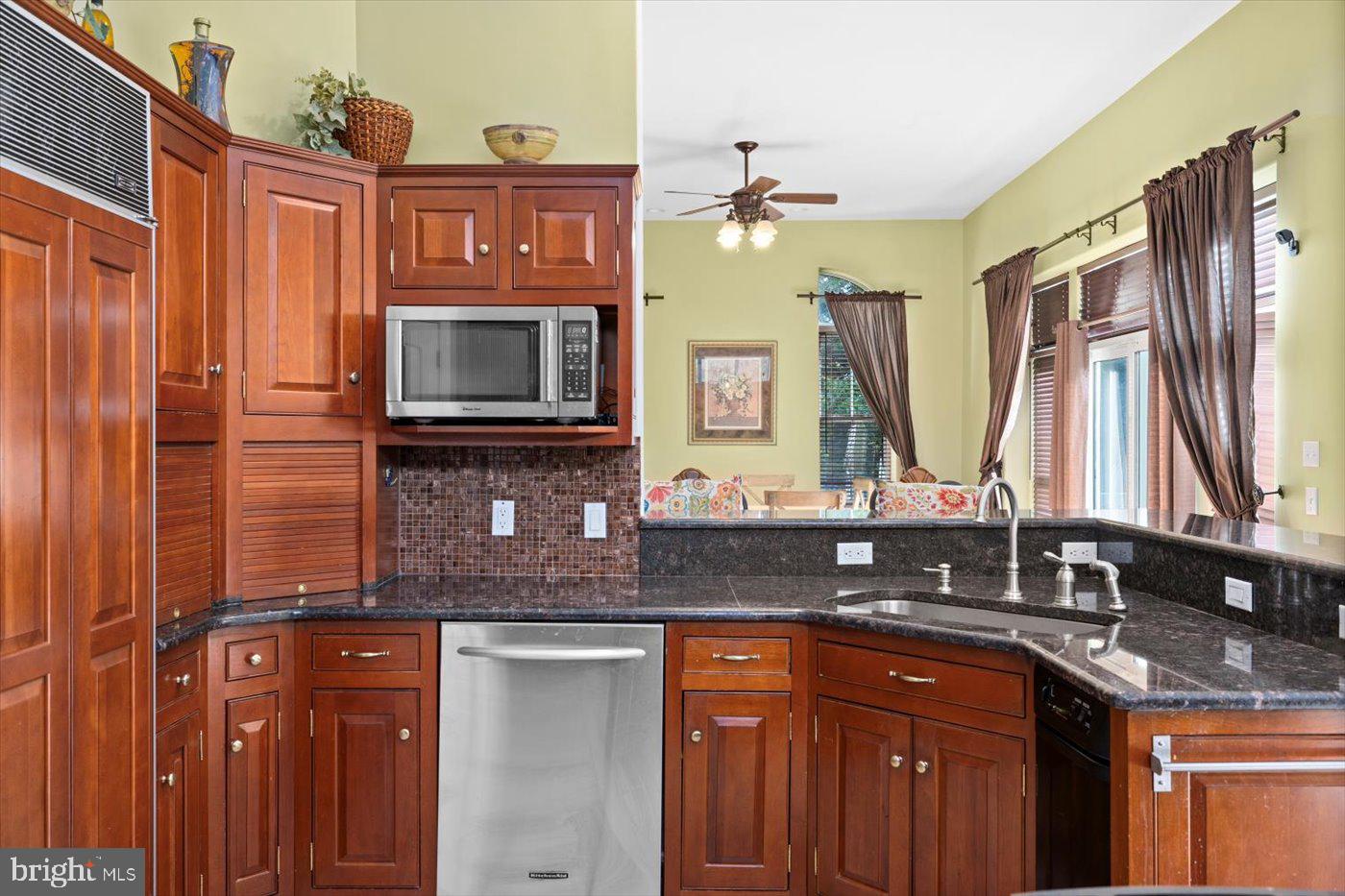 ROYAL OAKS - Residential