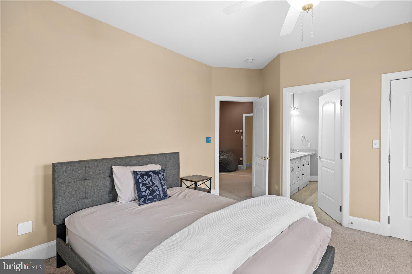 ROYAL OAKS - Residential