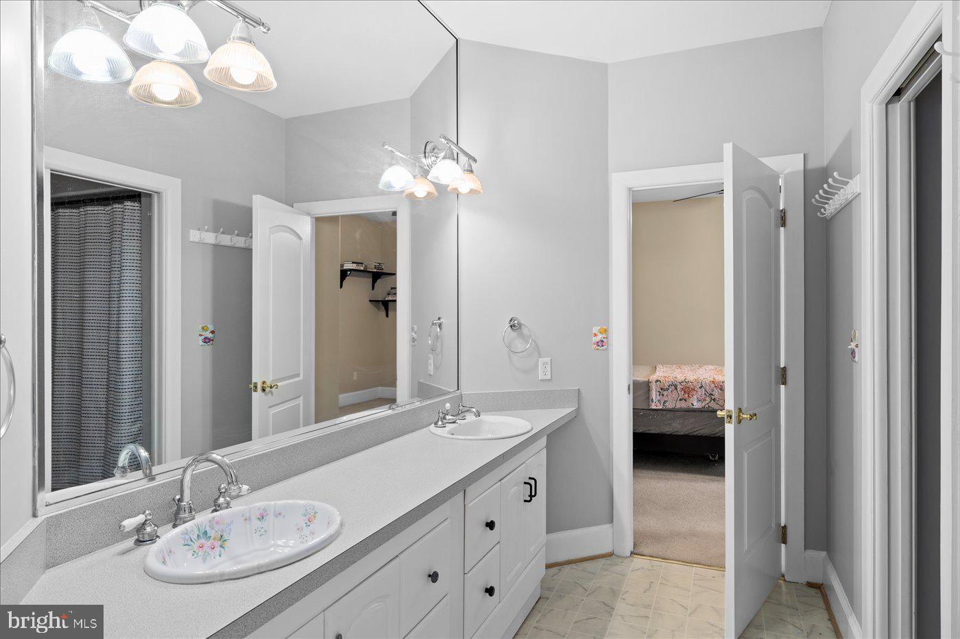 ROYAL OAKS - Residential