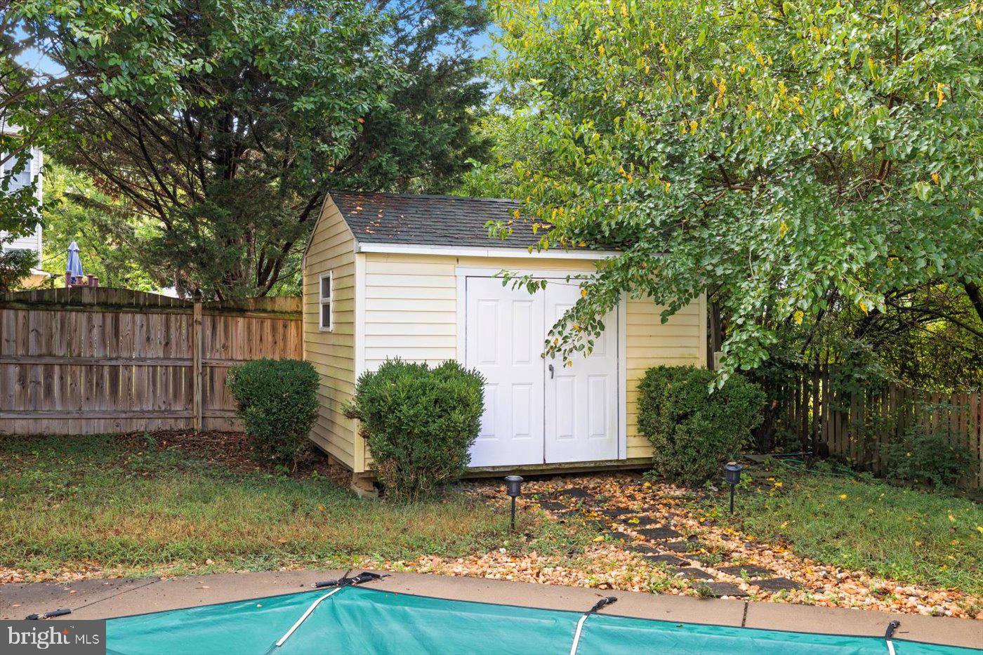 ROYAL OAKS - Residential