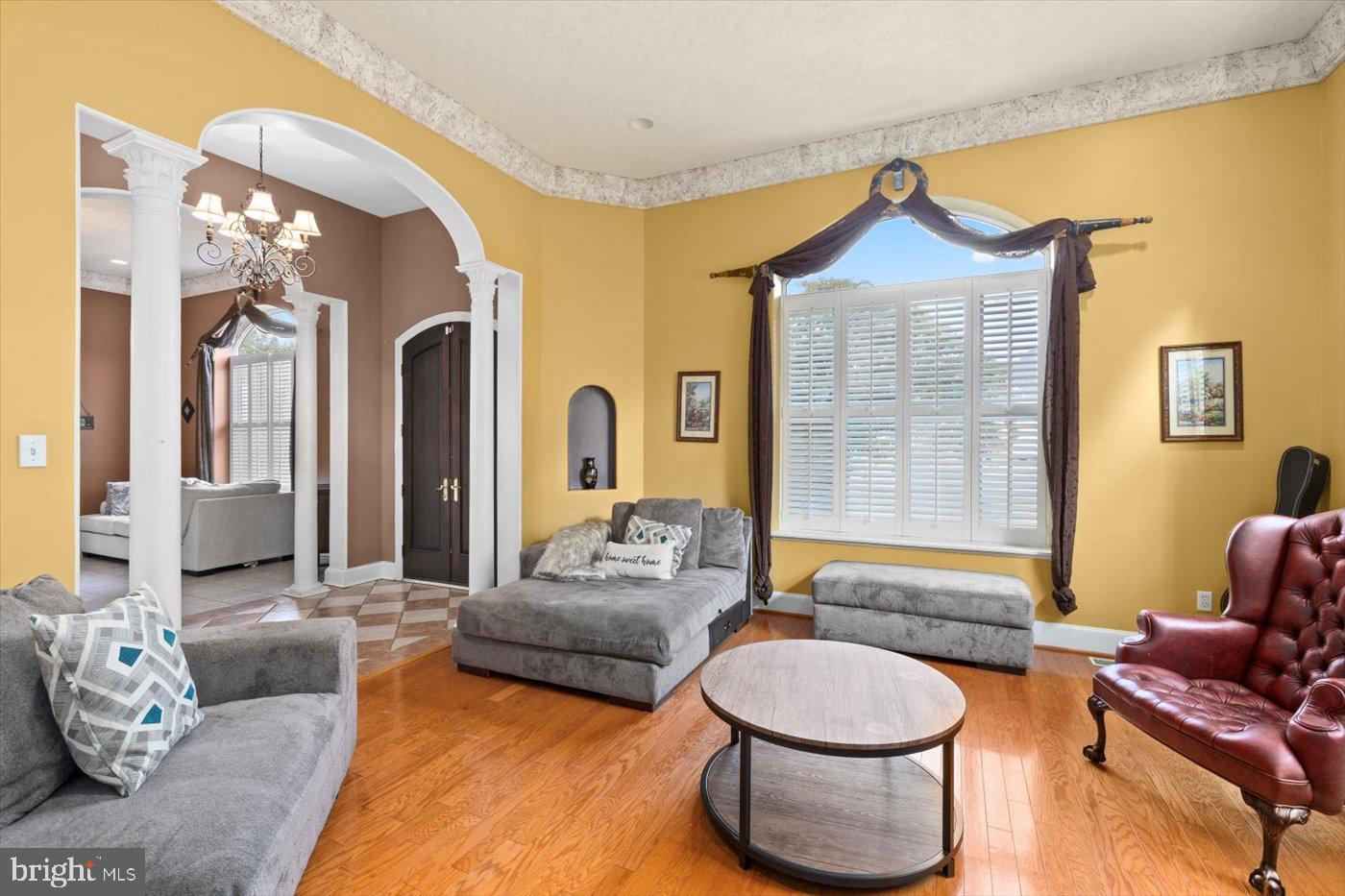 ROYAL OAKS - Residential