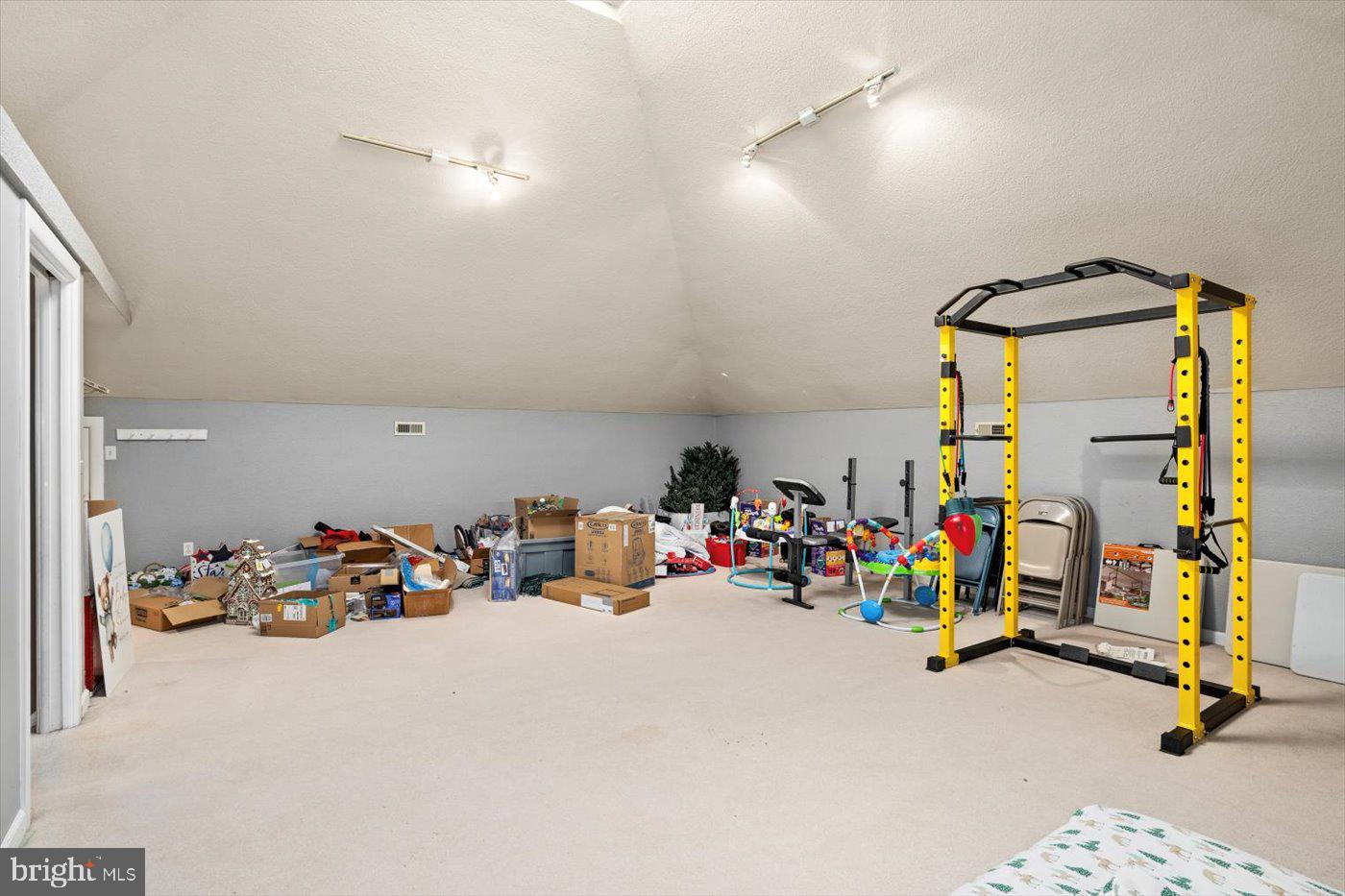 ROYAL OAKS - Residential