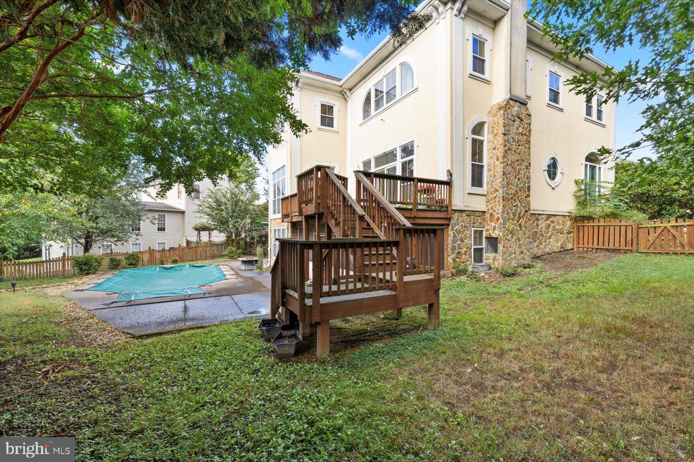 ROYAL OAKS - Residential