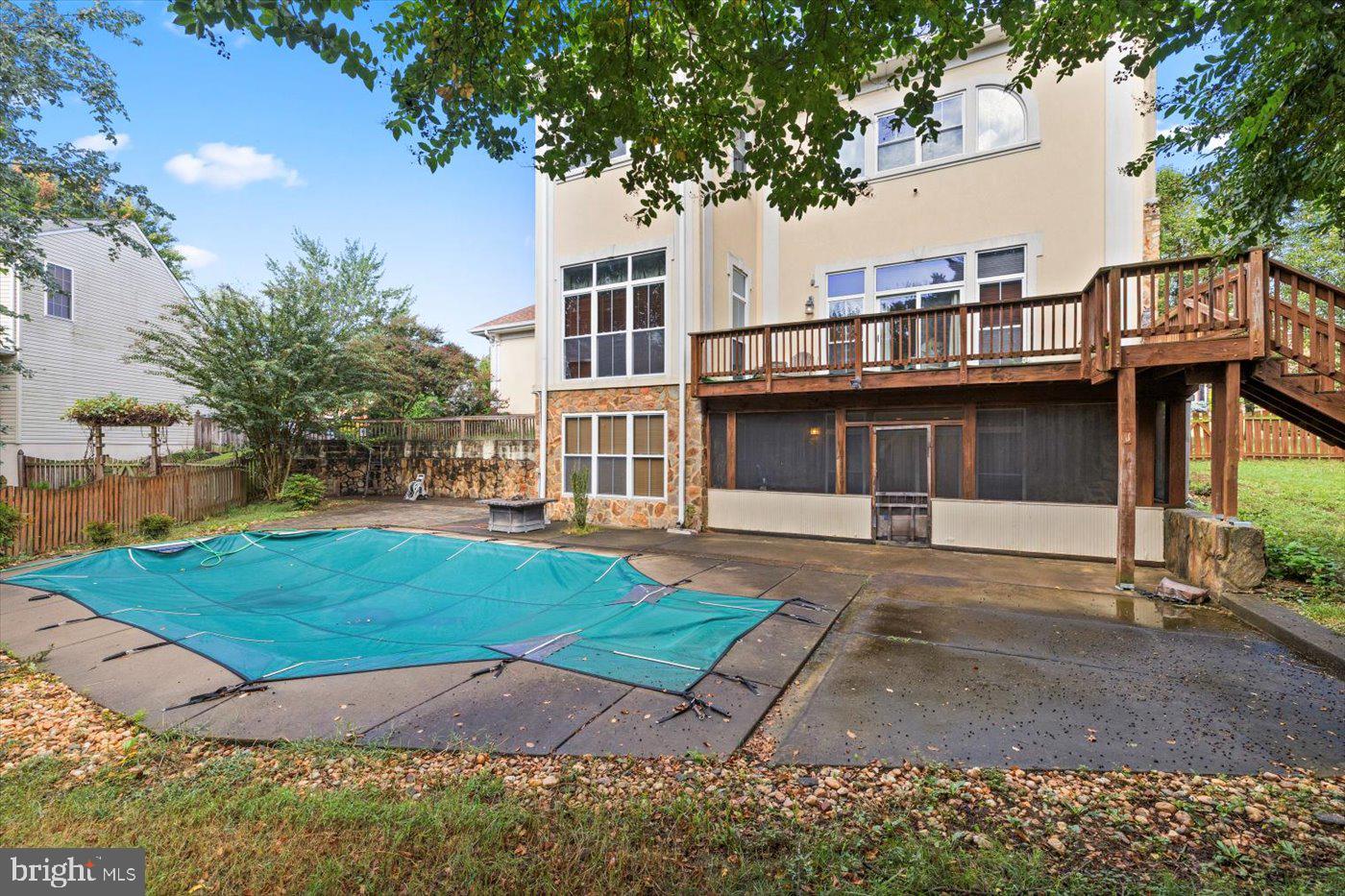 ROYAL OAKS - Residential