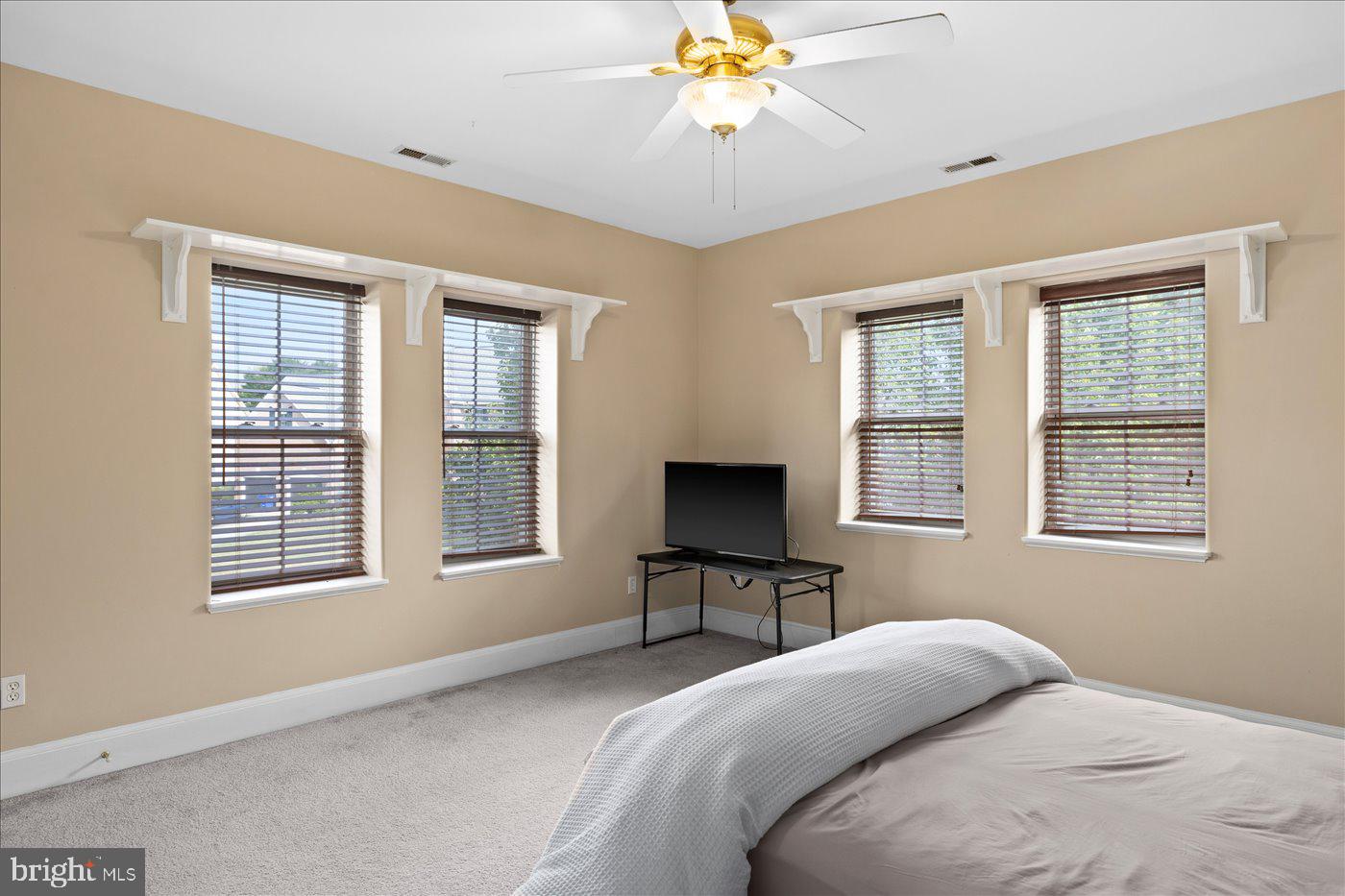 ROYAL OAKS - Residential