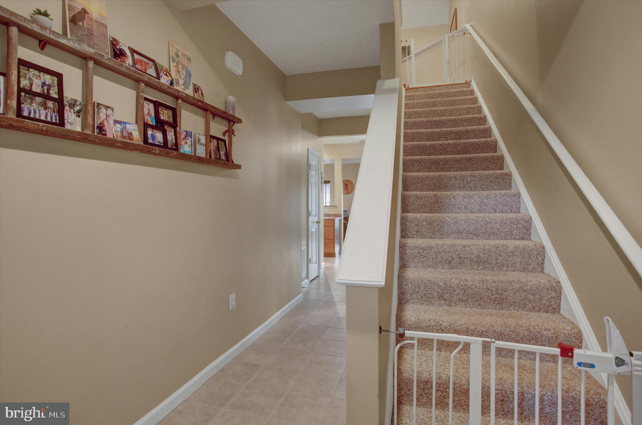 NICHOLSON SQUARE VILLAGE - Residential